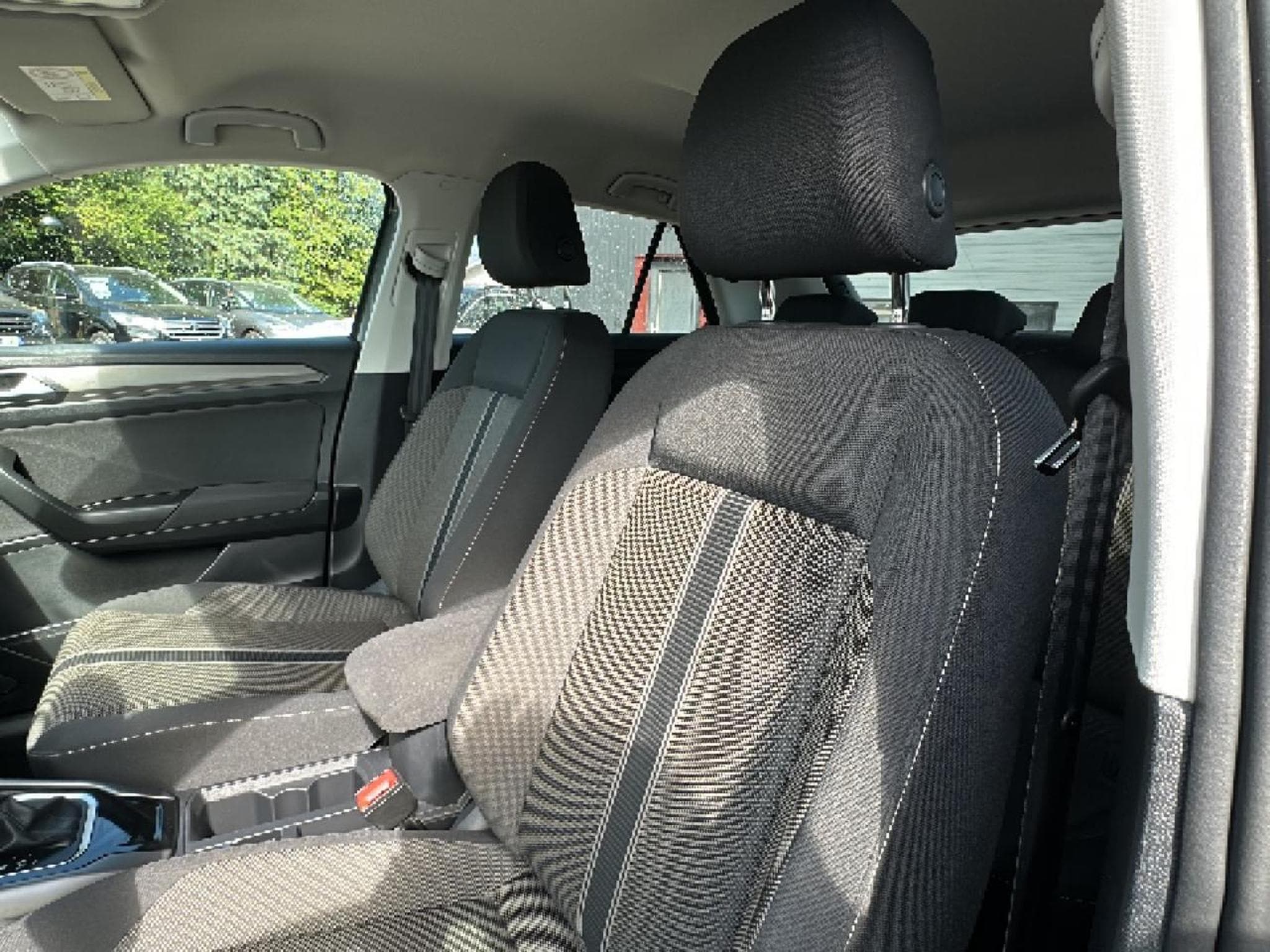 VW T-ROC 1.5 TSI EVO 150 LOUNGE DSG7 (2021) - Photo 16
