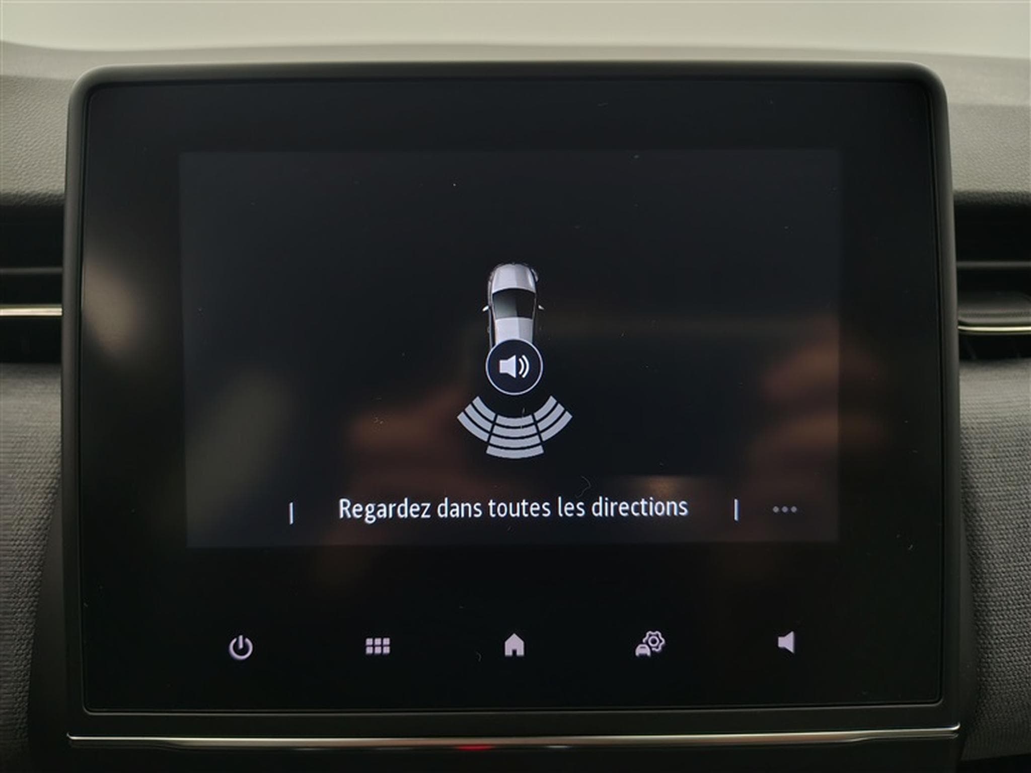 Renault Clio 1.0 TCe 90cv X-Tronic Evolution CARPLAY / PDC AR / JA 16" (2025) - Foto 17