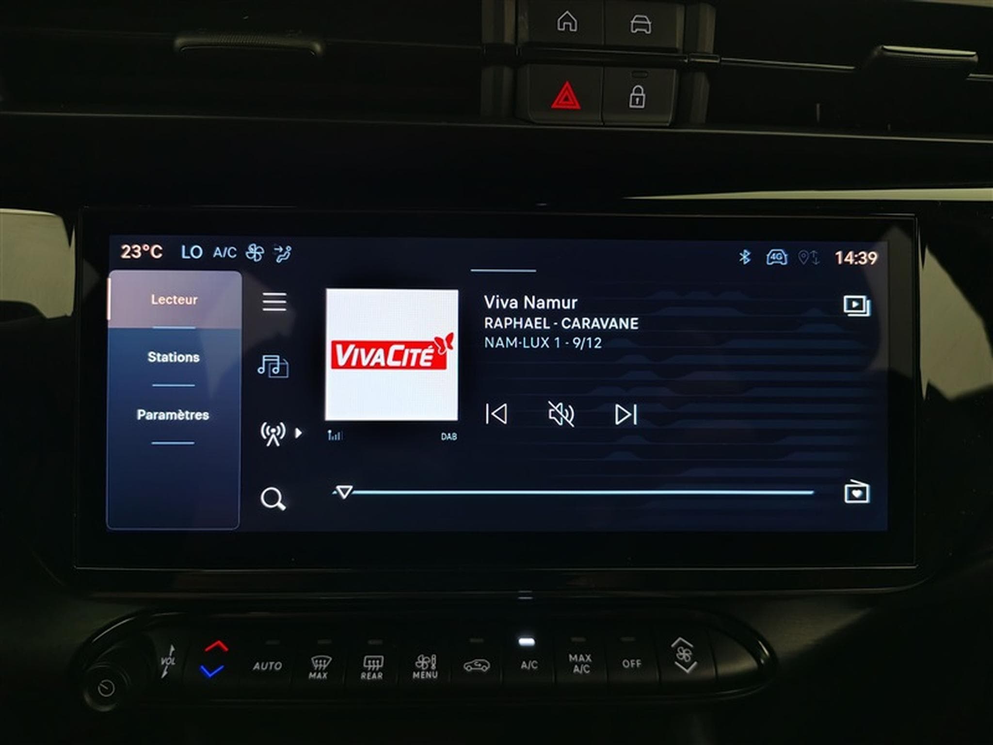 Alfa-Romeo Junior 1.2 Turbo Hybrid Ibrida Speciale (2025) - Photo 11