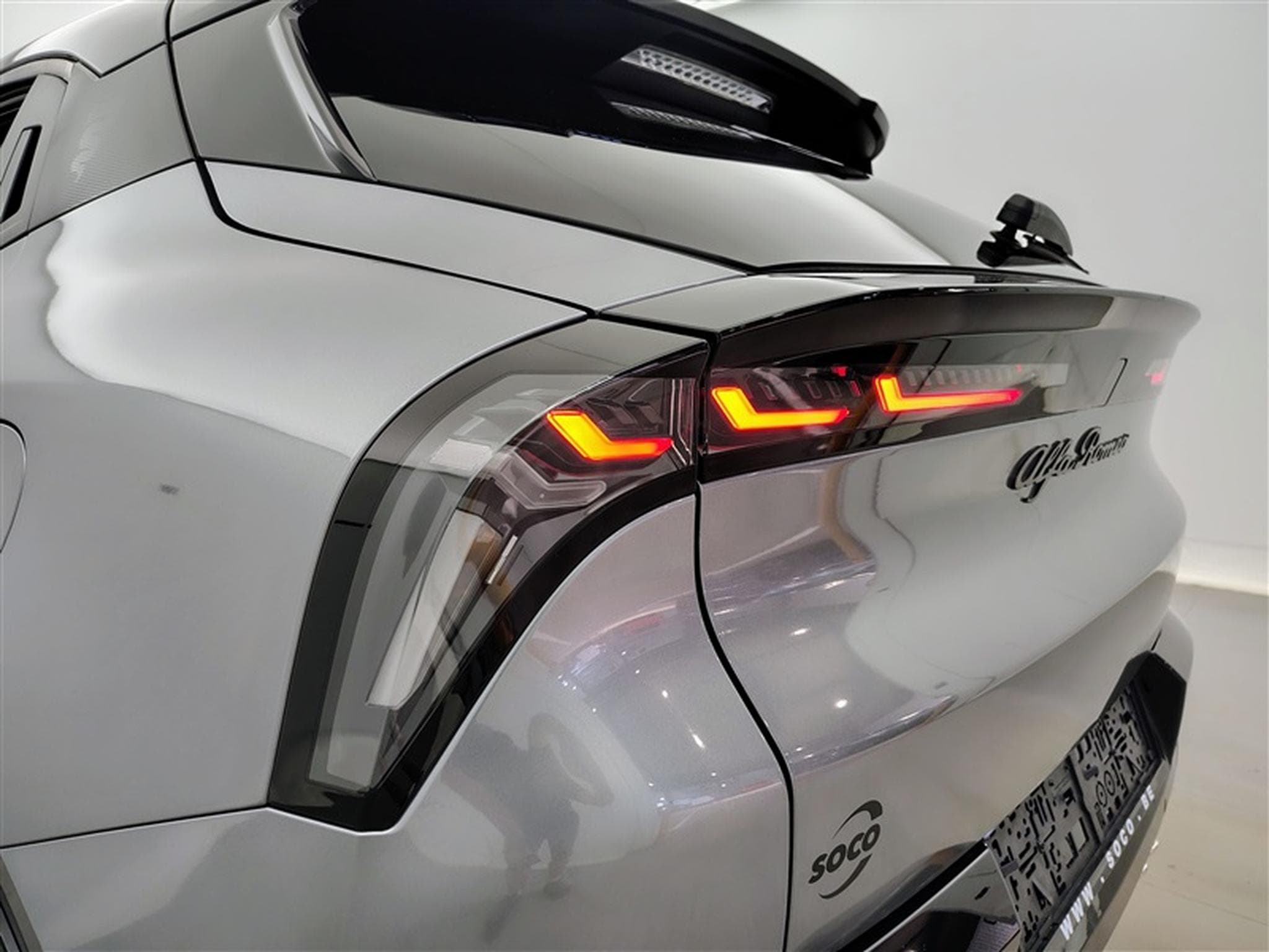 Alfa-Romeo Junior 1.2 Turbo Hybrid Ibrida Speciale (2025) - Photo 16