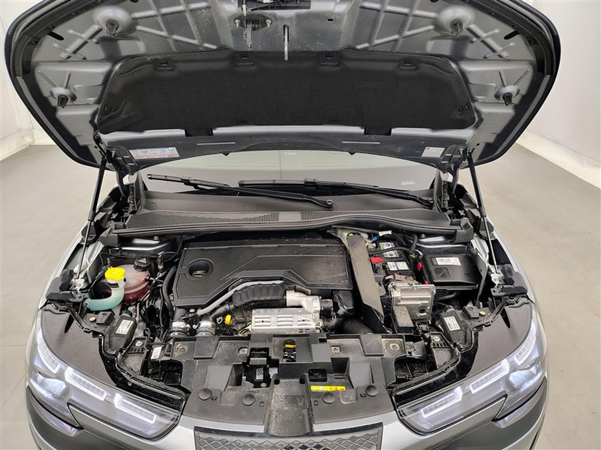 Alfa-Romeo Junior 1.2 Turbo Hybrid Ibrida Speciale (2025) - Photo 19