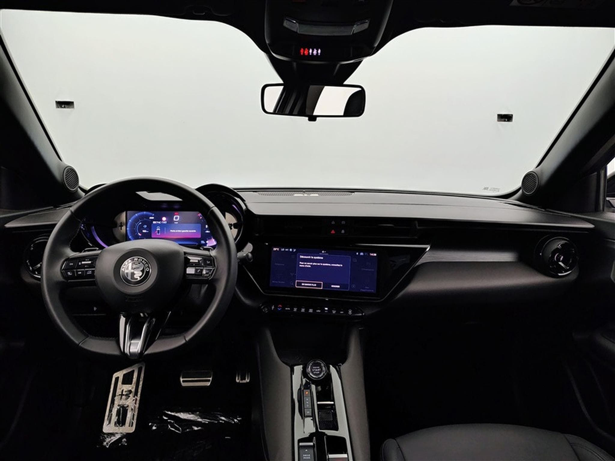 Alfa-Romeo Junior 1.2 Turbo Hybrid Ibrida Speciale (2025) - Photo 8