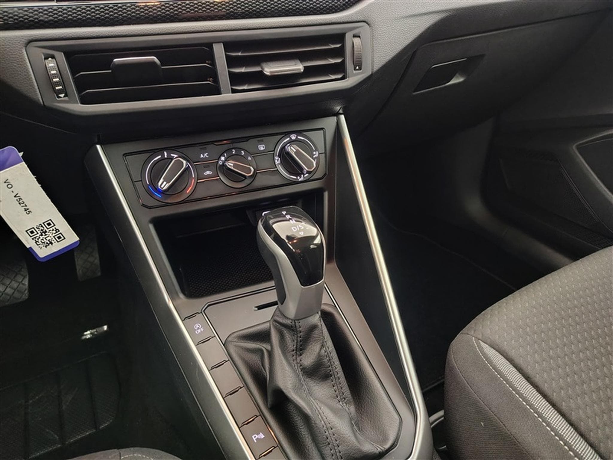 VW Polo 1.0 TSI 95Cv DSG Urban CARPLAY / CAMERA / PDC / ALU (2024) - Foto 12