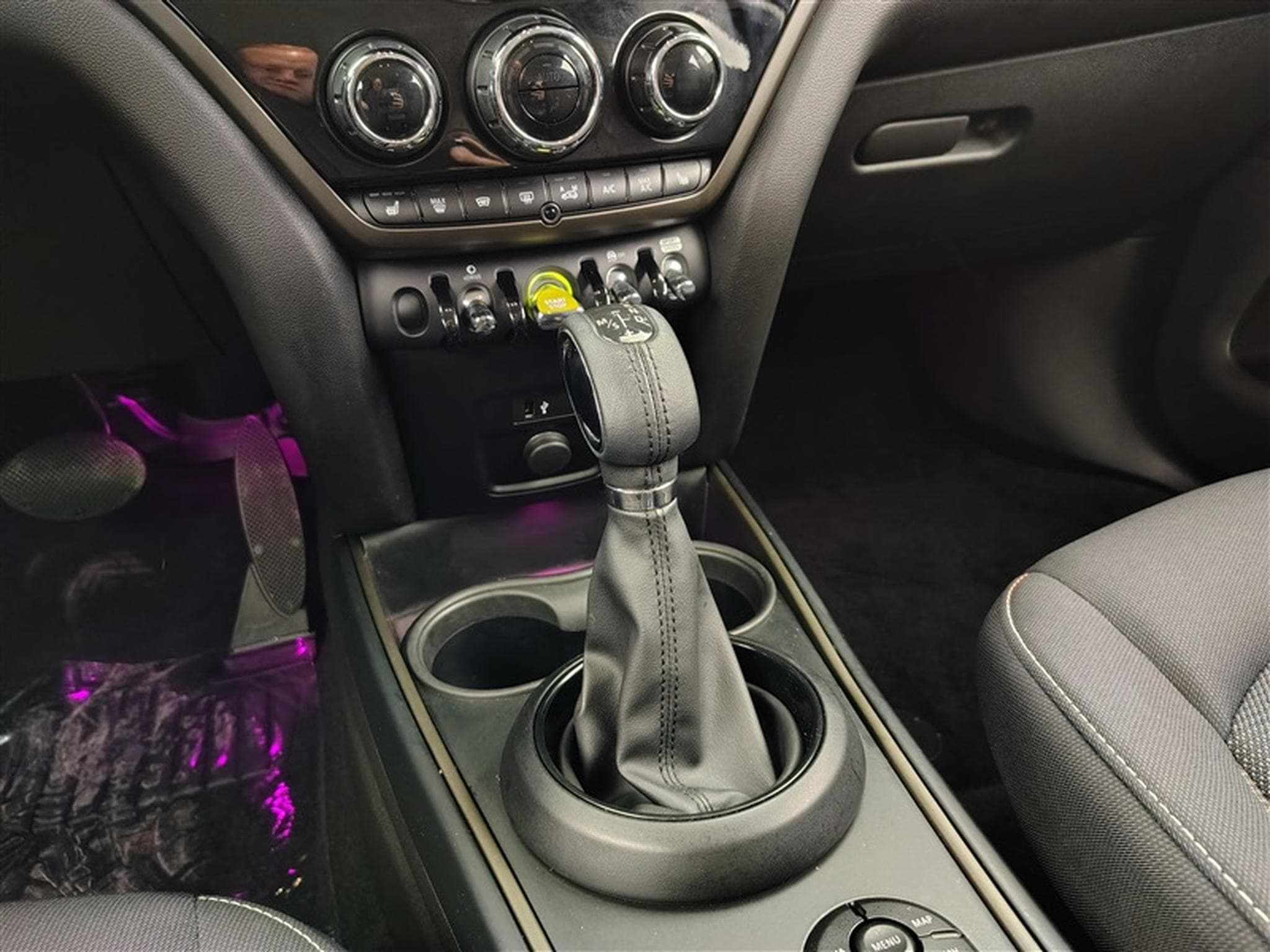 MINI Countryman SE All4 1.5A PHEV Cooper SE ALL4/NAVI/FULL LED/JA17/PDC (2023) - Foto 12