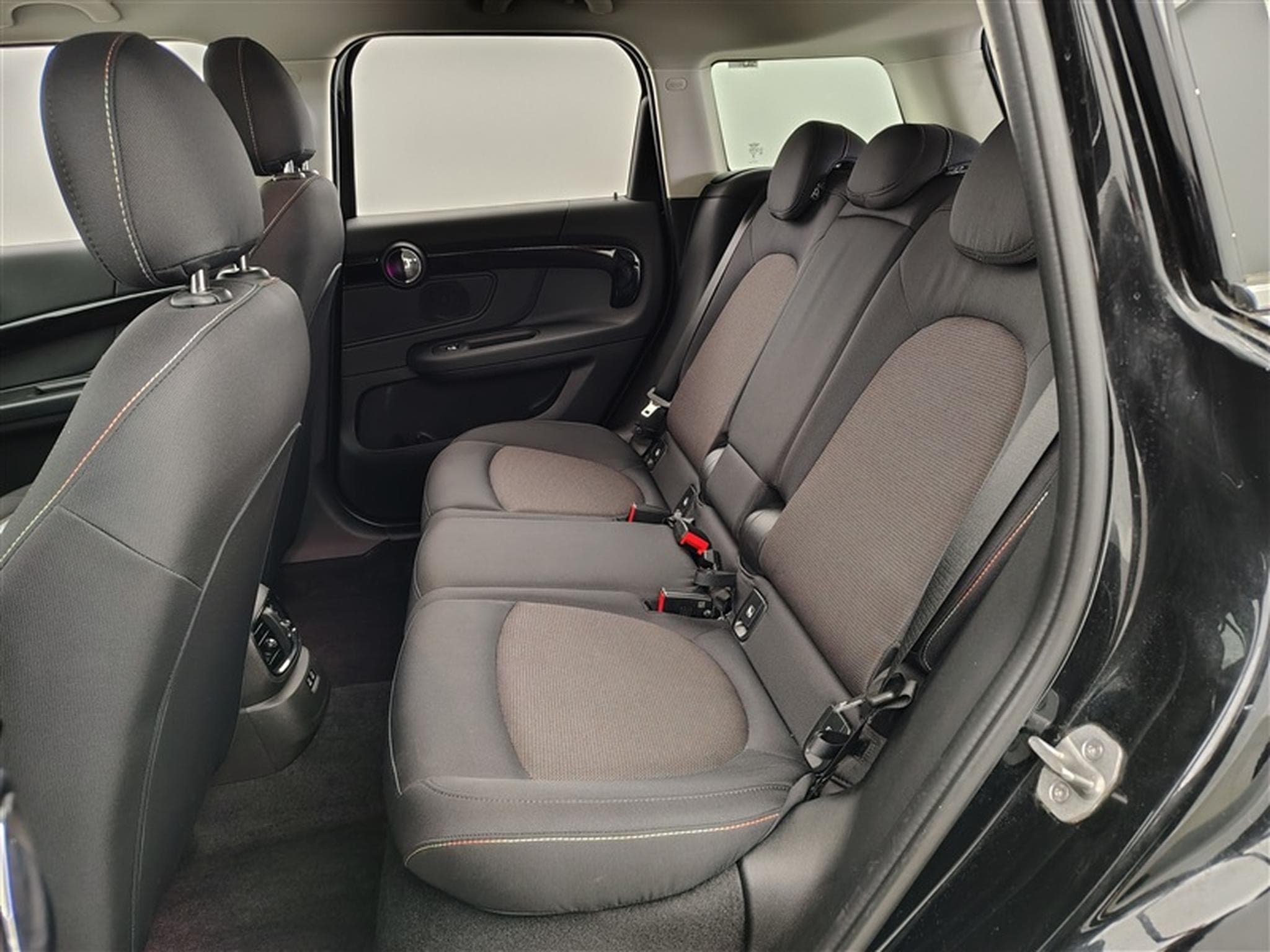 MINI Countryman SE All4 1.5A PHEV Cooper SE ALL4/NAVI/FULL LED/JA17/PDC (2023) - Foto 13