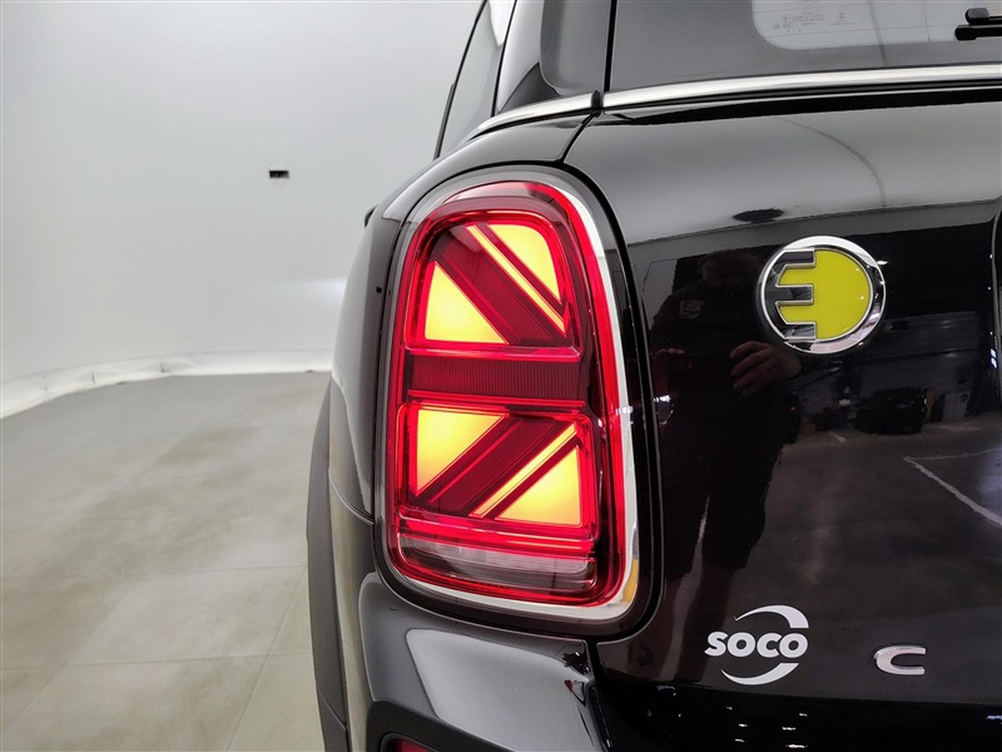MINI Countryman SE All4 1.5A PHEV Cooper SE ALL4/NAVI/FULL LED/JA17/PDC (2023) - Foto 16