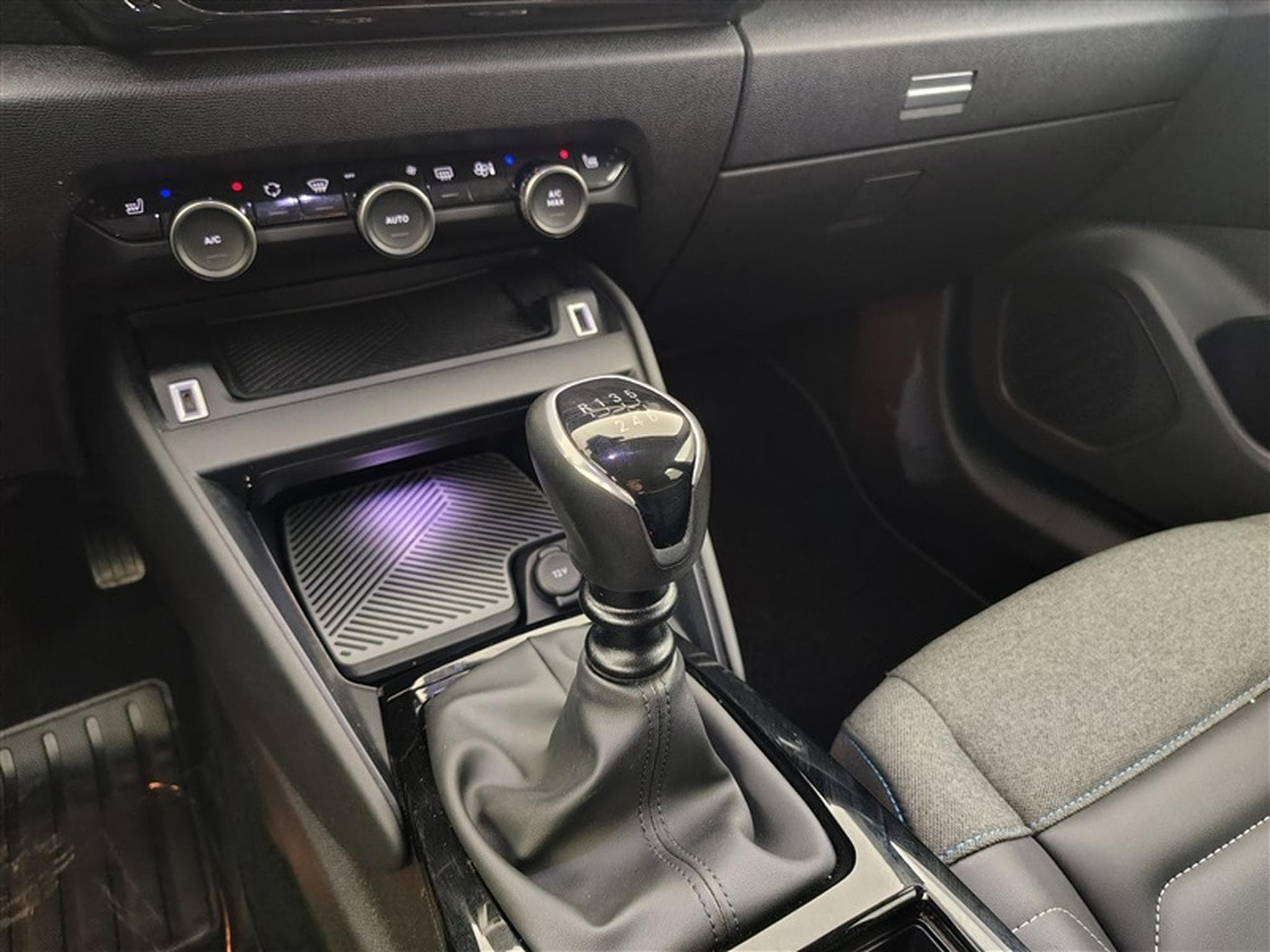 Citroen C4 1.2 PureTech Shine S&S (2021) - Foto 12