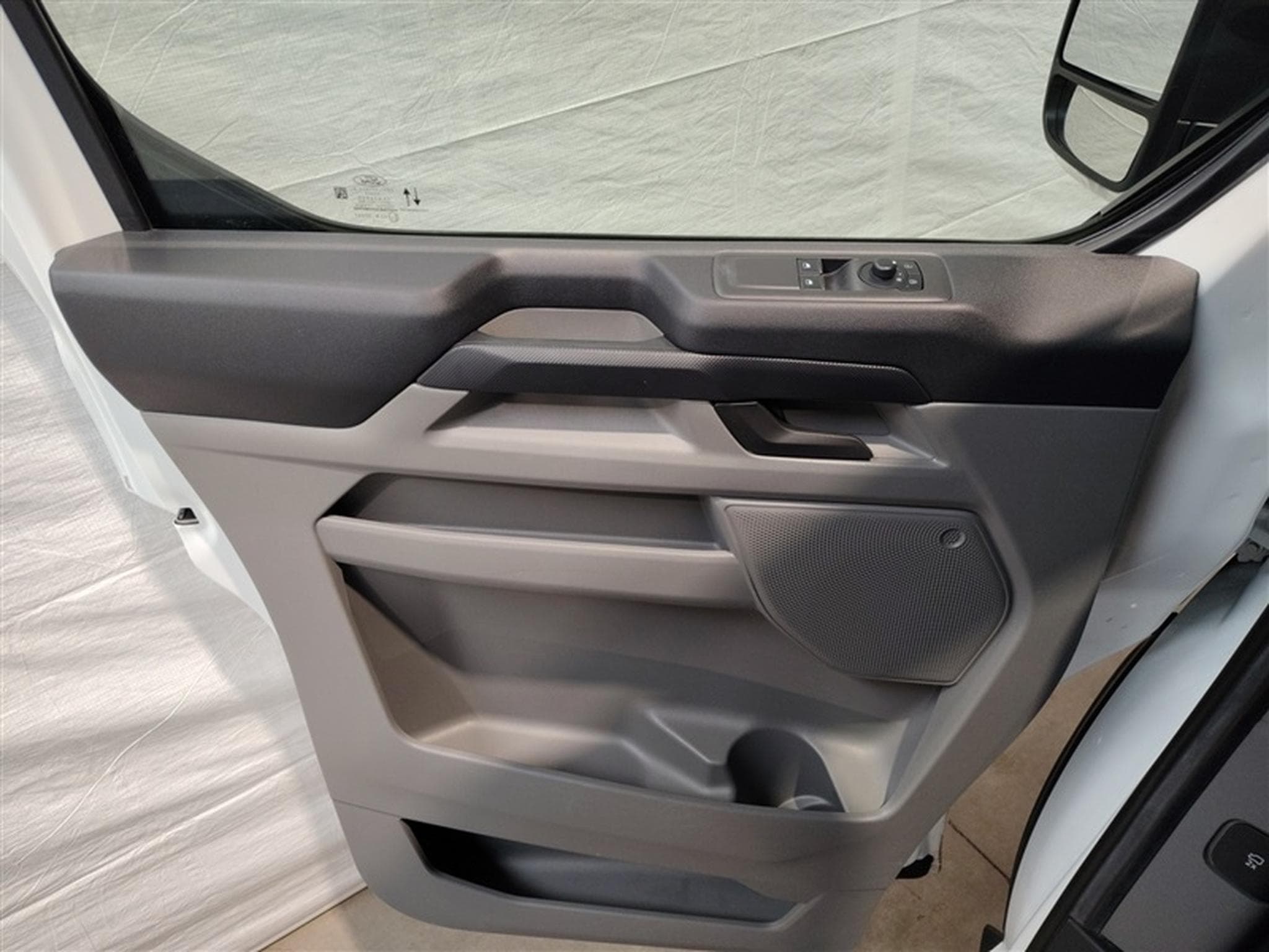 Ford Transit 2.0 TDCi L1H1 Limited CUIR/NAVI/FULL LED/PDC/CAMERA (2024) - Foto 16