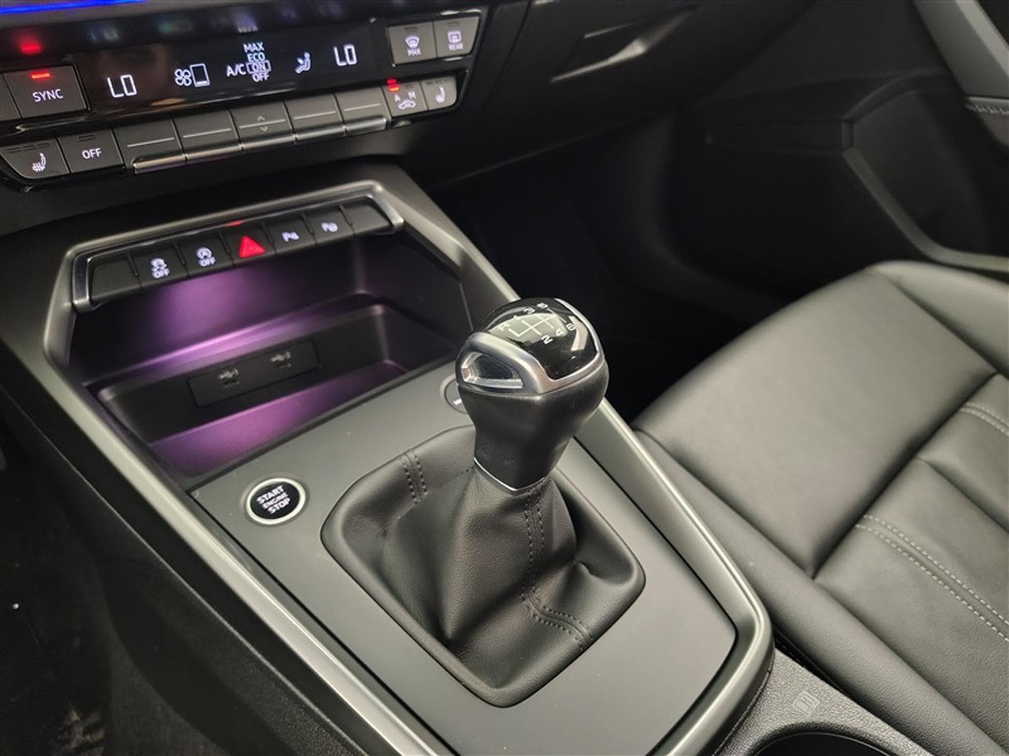 Audi A3 30 TFSI S line  Cuir / Navi / Led / PDC av+ar (2022) - Photo 12