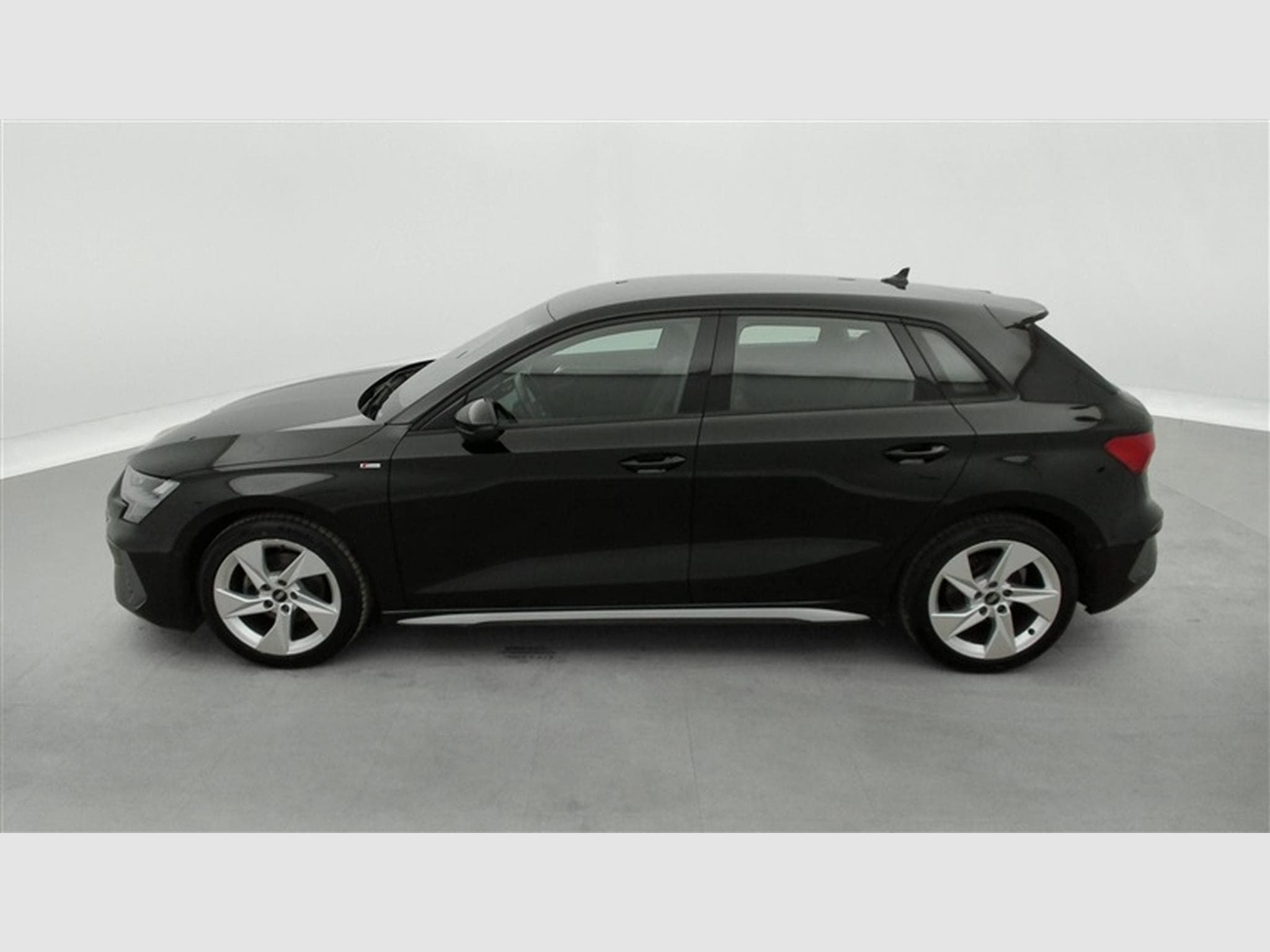 Audi A3 30 TFSI S line  Cuir / Navi / Led / PDC av+ar (2022) - Photo 3