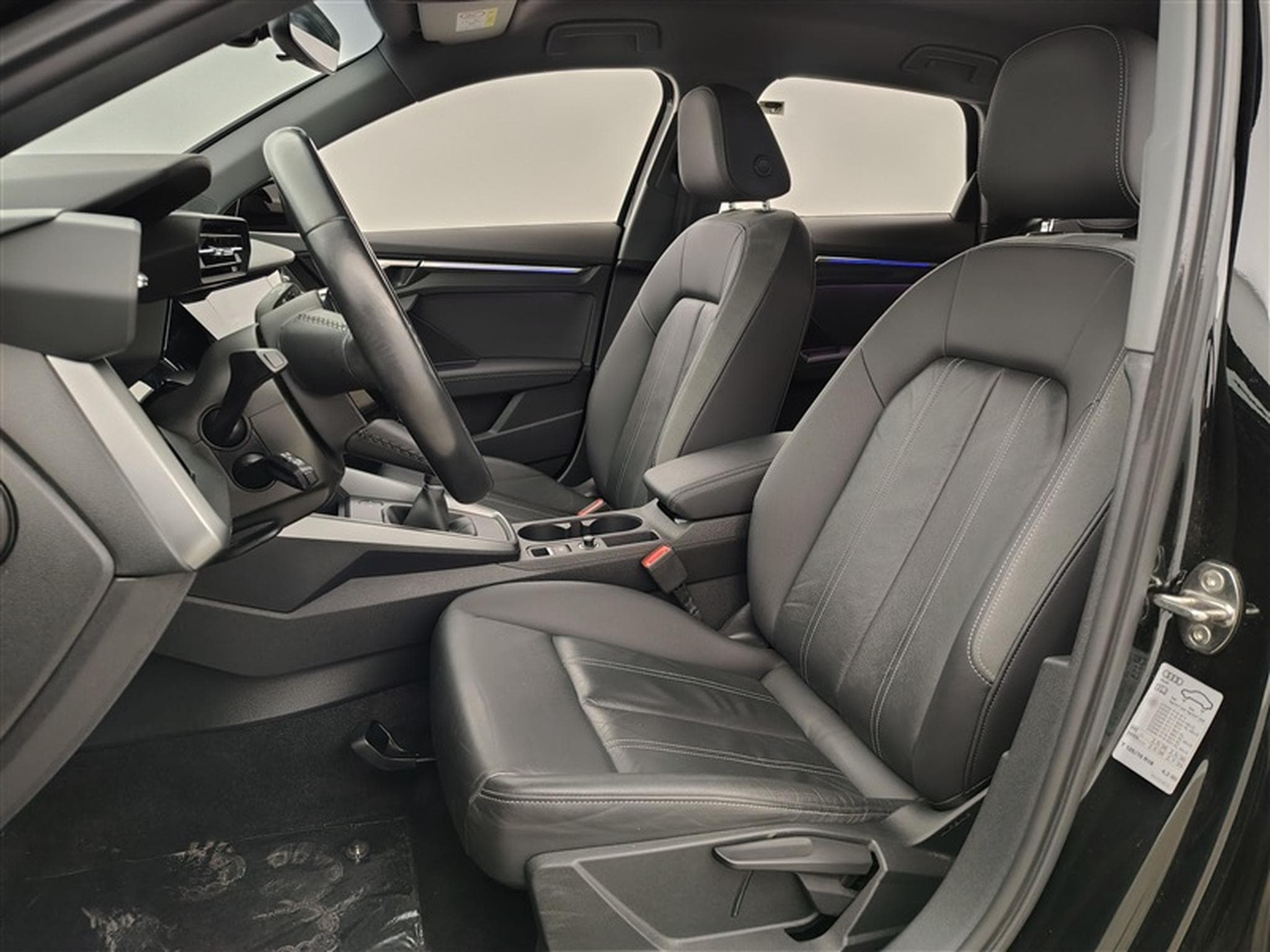 Audi A3 30 TFSI S line  Cuir / Navi / Led / PDC av+ar (2022) - Photo 7