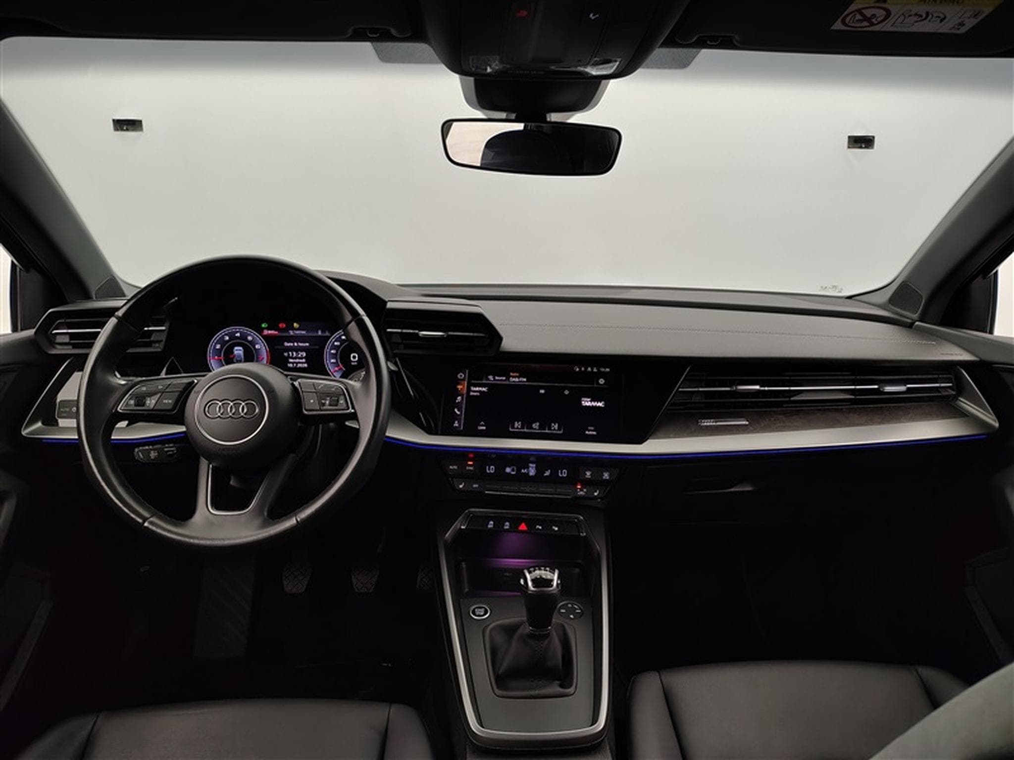 Audi A3 30 TFSI S line  Cuir / Navi / Led / PDC av+ar (2022) - Photo 8