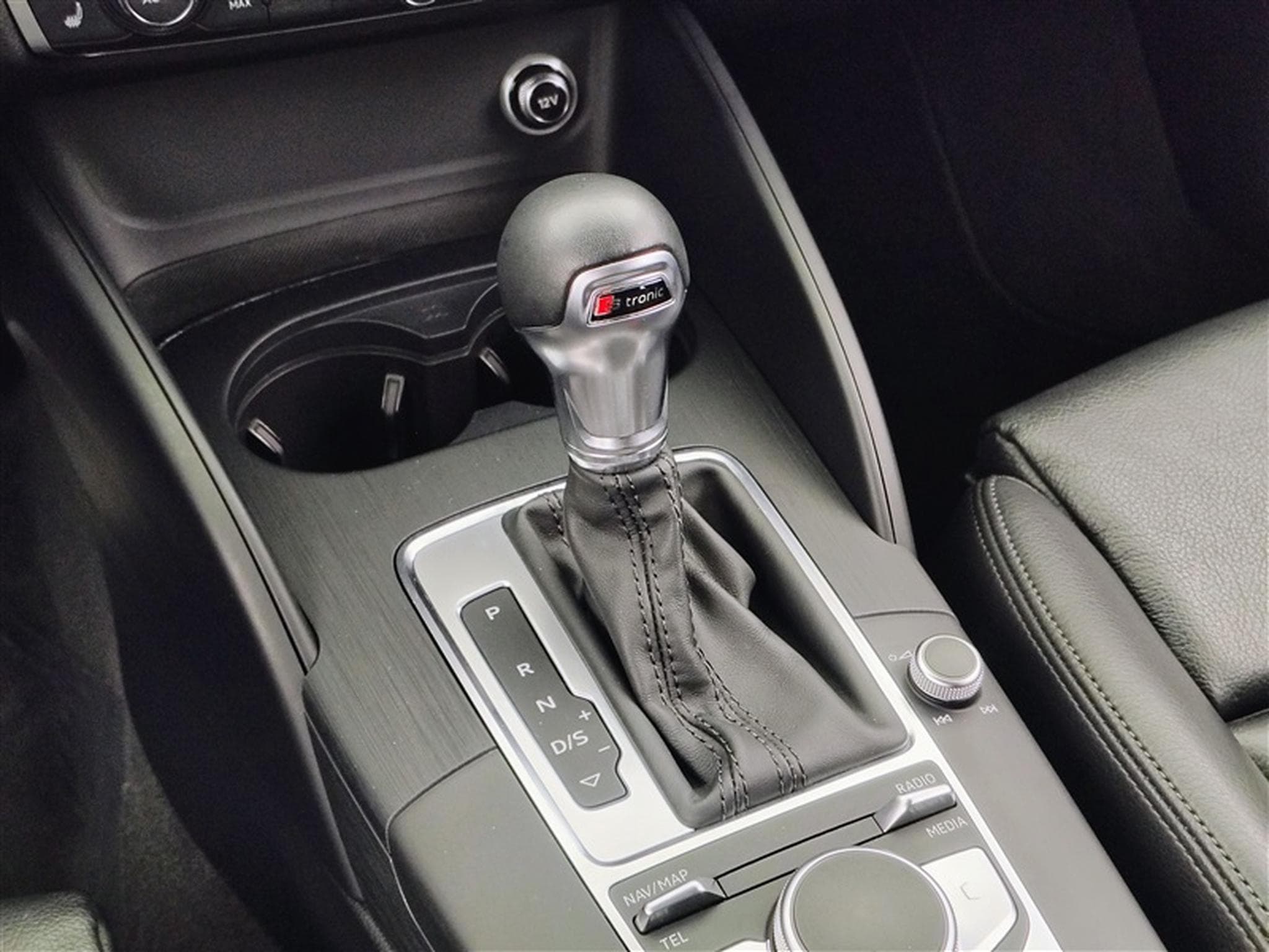 Audi A3 30 TFSI S tronic  Cuir / Navi / Led / PDC av+ar (2019) - Photo 12