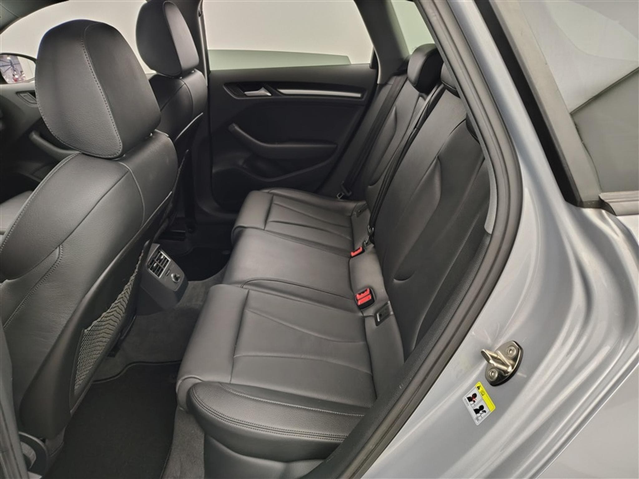 Audi A3 30 TFSI S tronic  Cuir / Navi / Led / PDC av+ar (2019) - Photo 13
