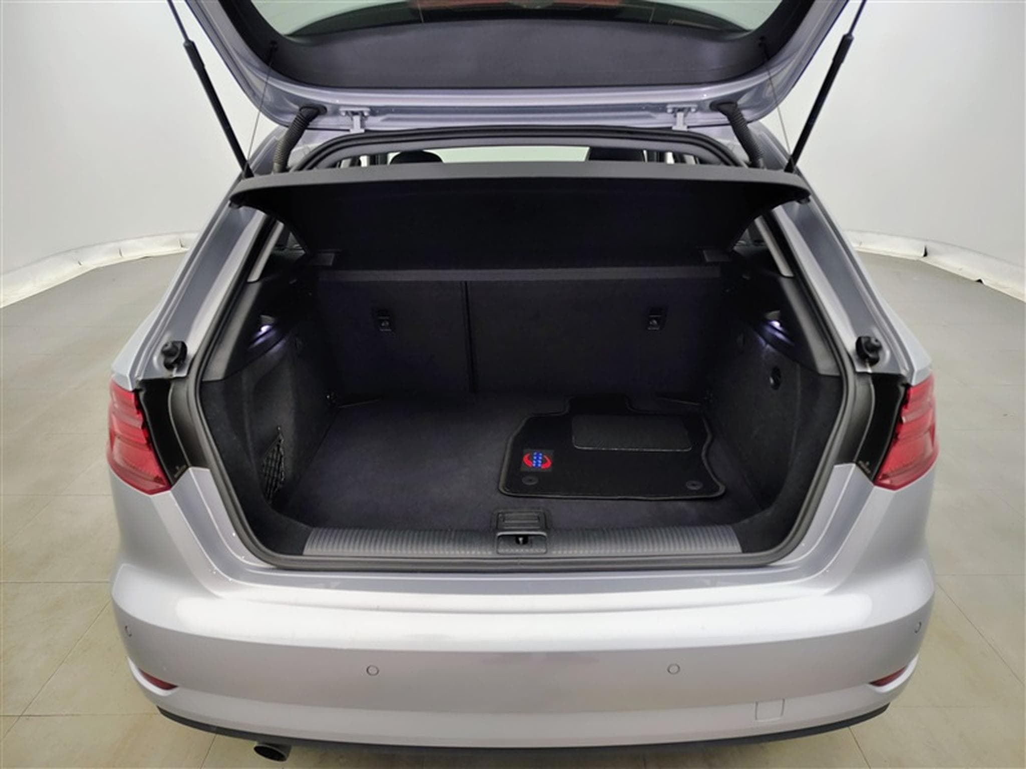 Audi A3 30 TFSI S tronic  Cuir / Navi / Led / PDC av+ar (2019) - Photo 14