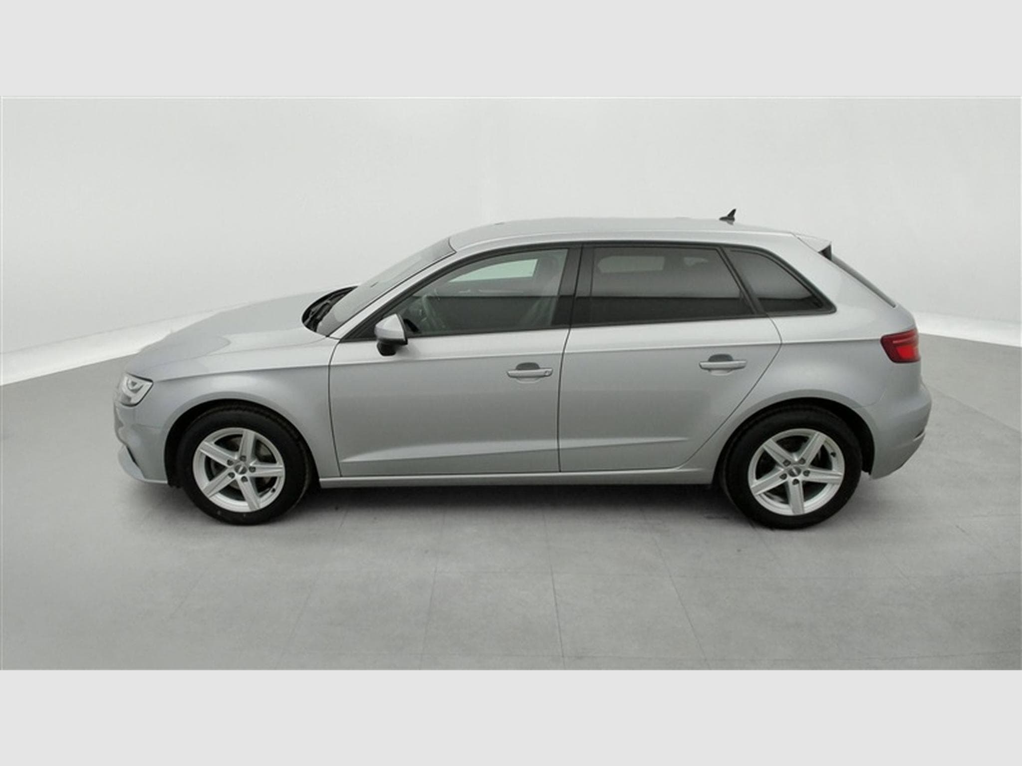 Audi A3 30 TFSI S tronic  Cuir / Navi / Led / PDC av+ar (2019) - Photo 3