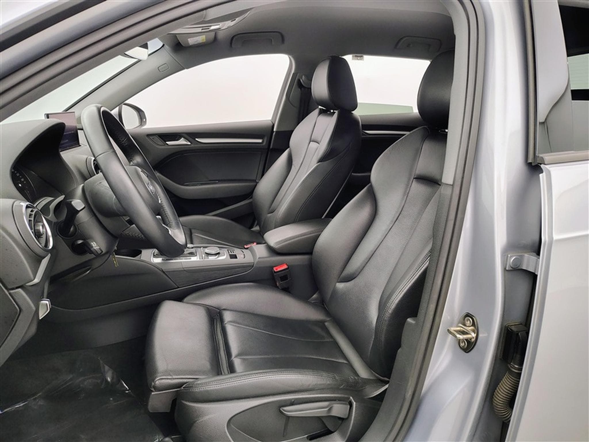 Audi A3 30 TFSI S tronic  Cuir / Navi / Led / PDC av+ar (2019) - Photo 7