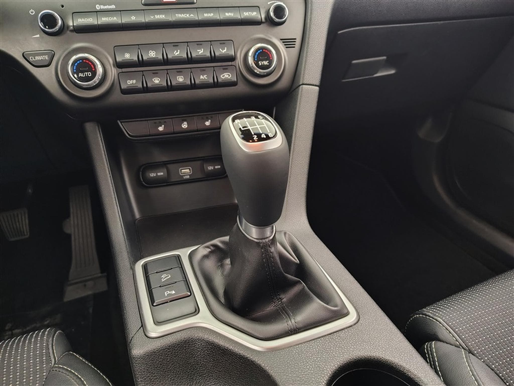 Kia Sportage 1.6i More NAVI / CAMERA / KEYLESS (2019) - Foto 12