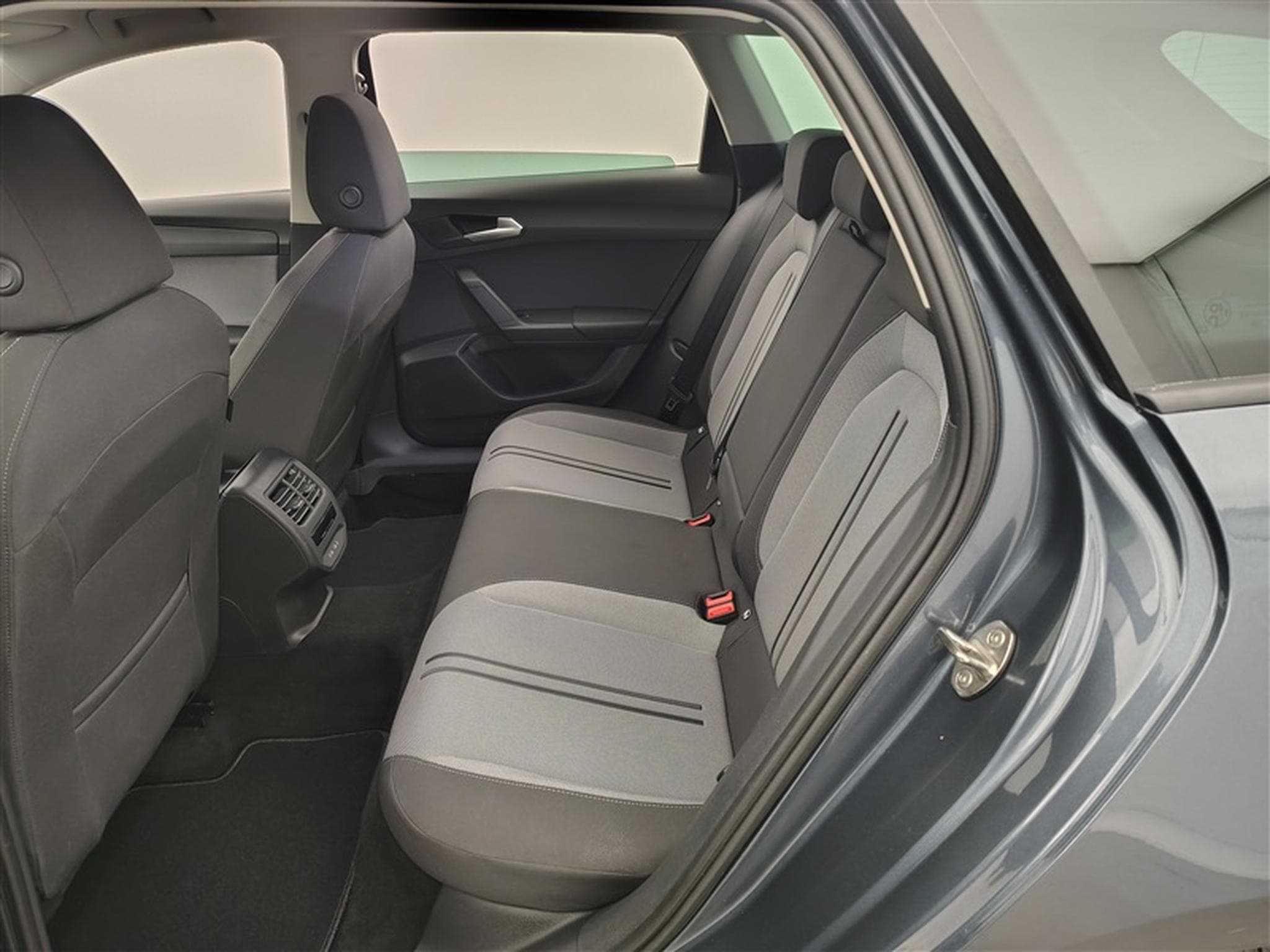 Seat Leon 1.0 EcoTSI Move! NAVI/LED/JA16/PDC AV AR (2023) - Photo 13