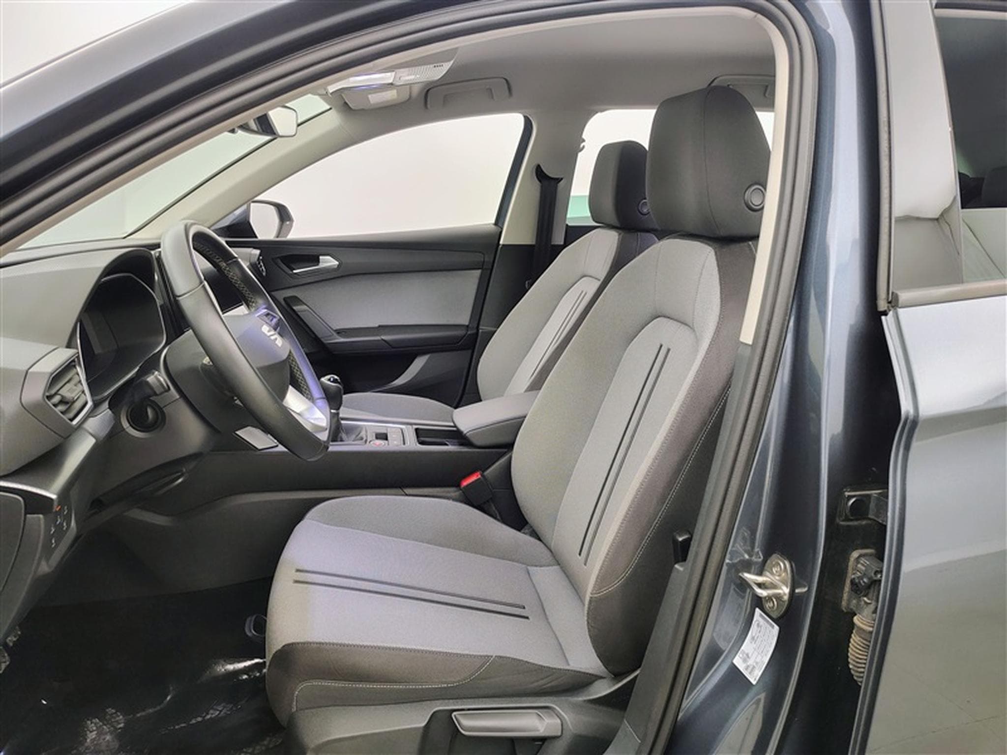 Seat Leon 1.0 EcoTSI Move! NAVI/LED/JA16/PDC AV AR (2023) - Photo 7