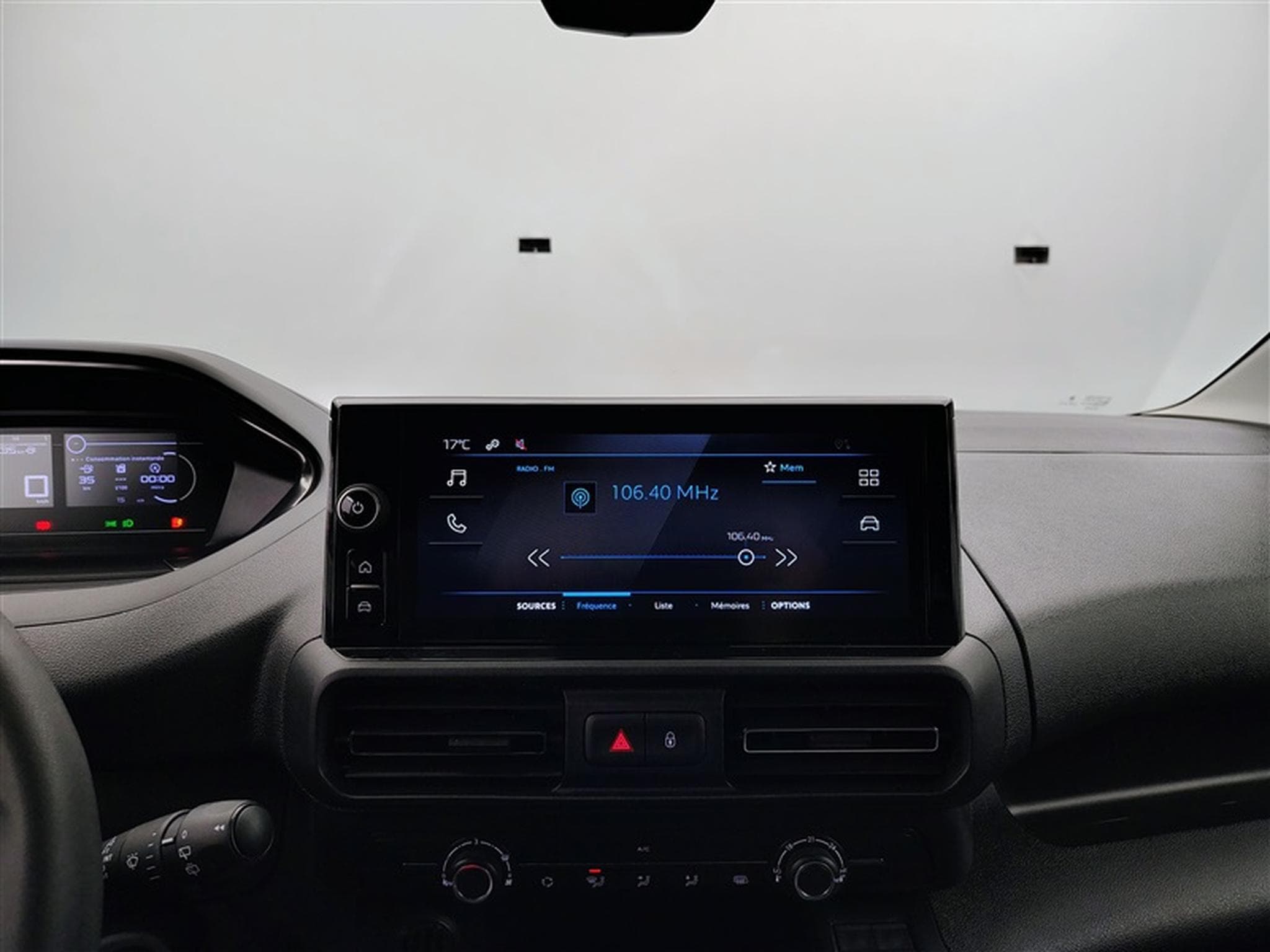 Peugeot Partner 1.5 BlueHDi M 3pl. CARPLAY / PDC AR (2025) - Foto 11