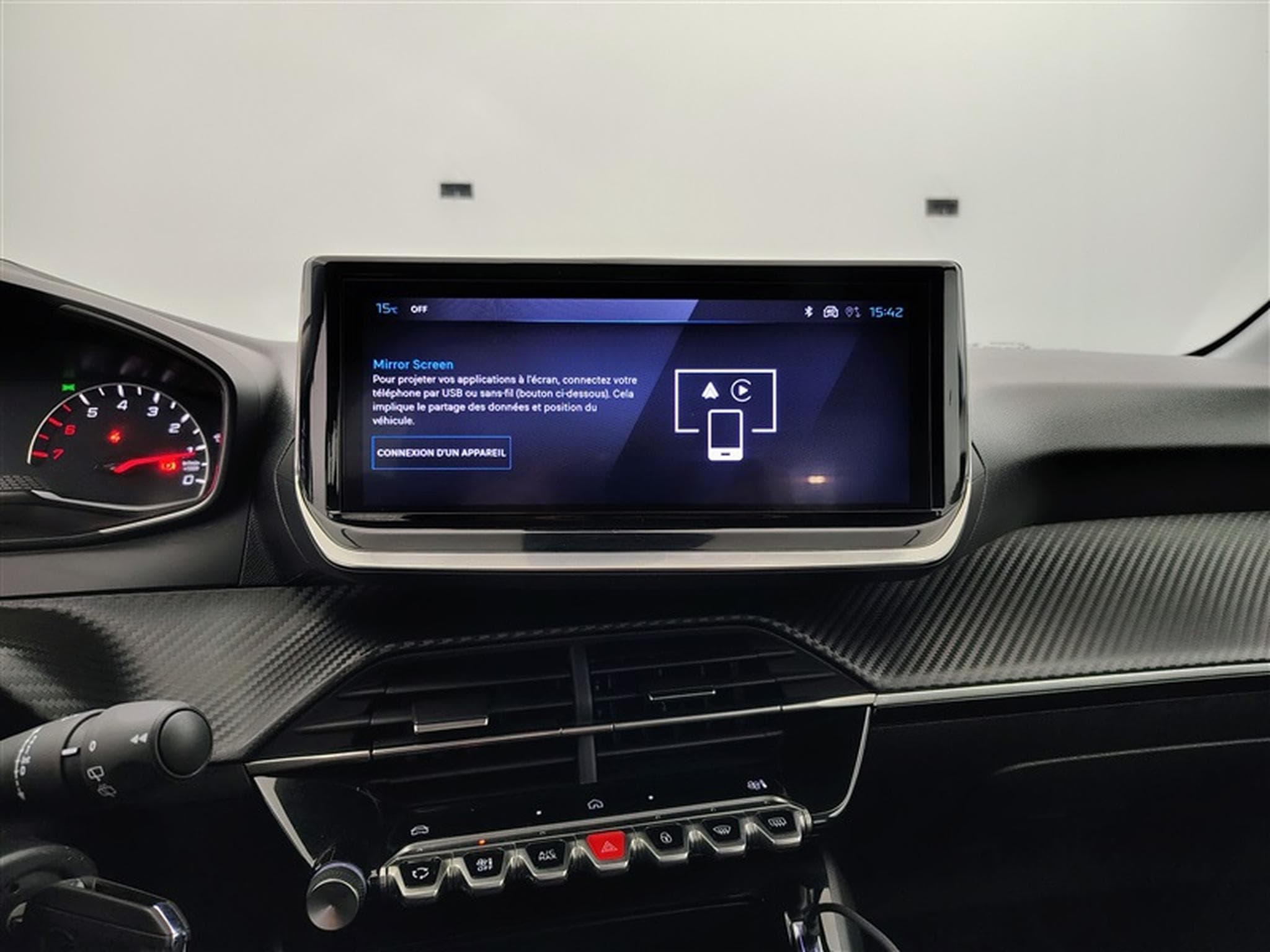Peugeot 208 1.2i PureTech 100Cv Style NAVI / CARPLAY / PDC (2025) - Foto 20