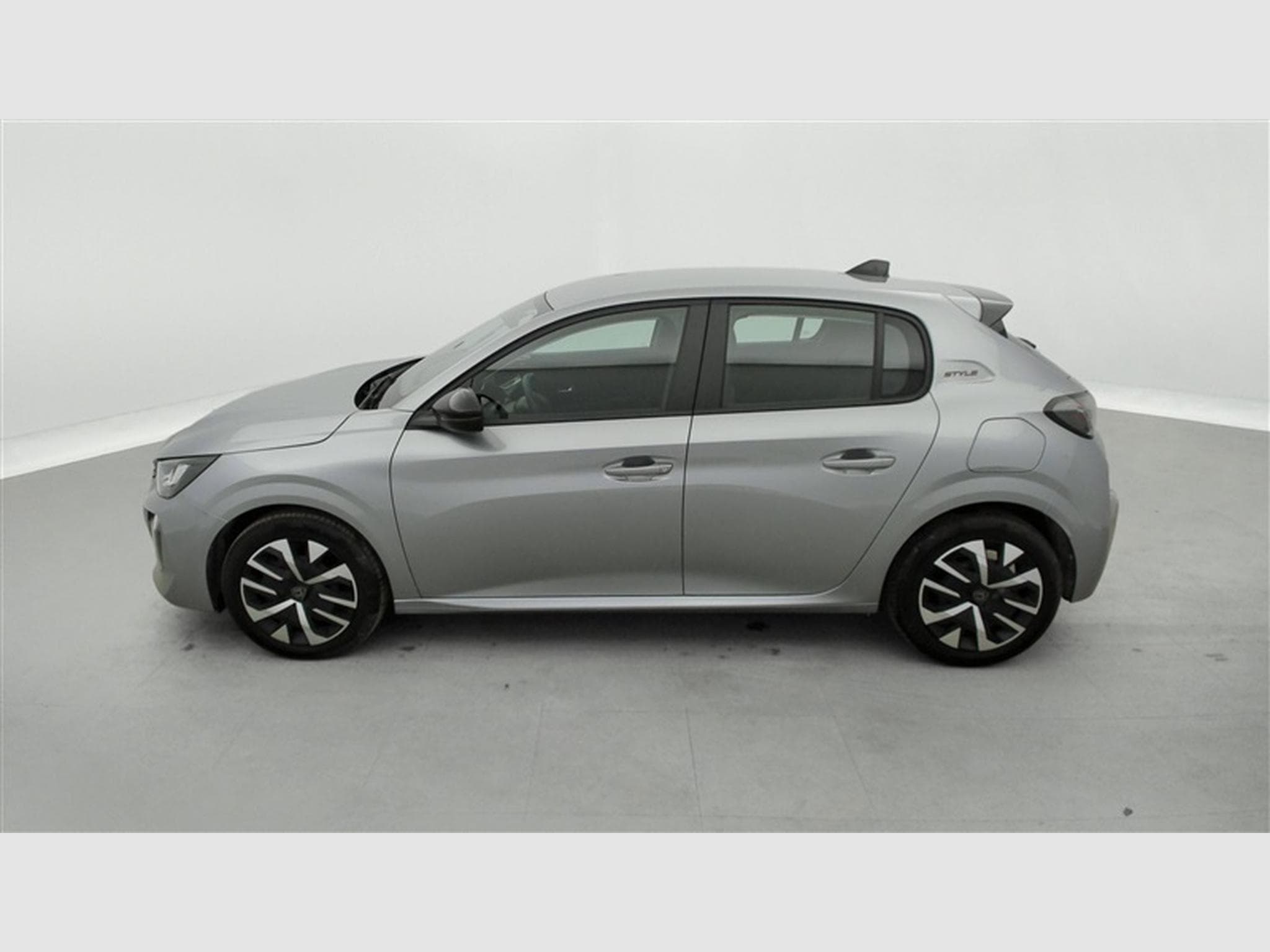 Peugeot 208 1.2i PureTech 100Cv Style NAVI / CARPLAY / PDC (2025) - Foto 3