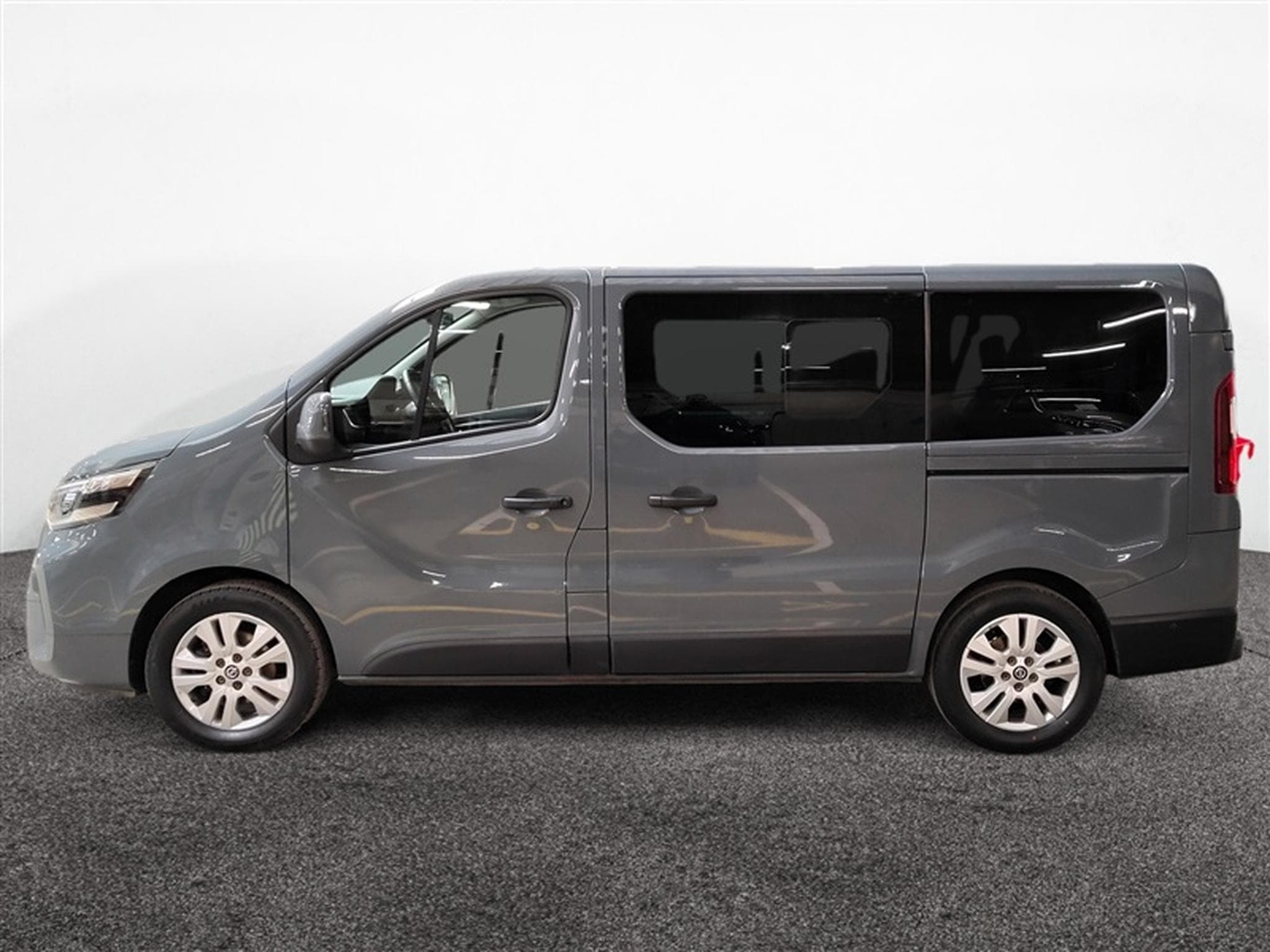 Nissan Primastar 2.0 dCi 30 L1H1 Tekna NV300 (2022) - Foto 3