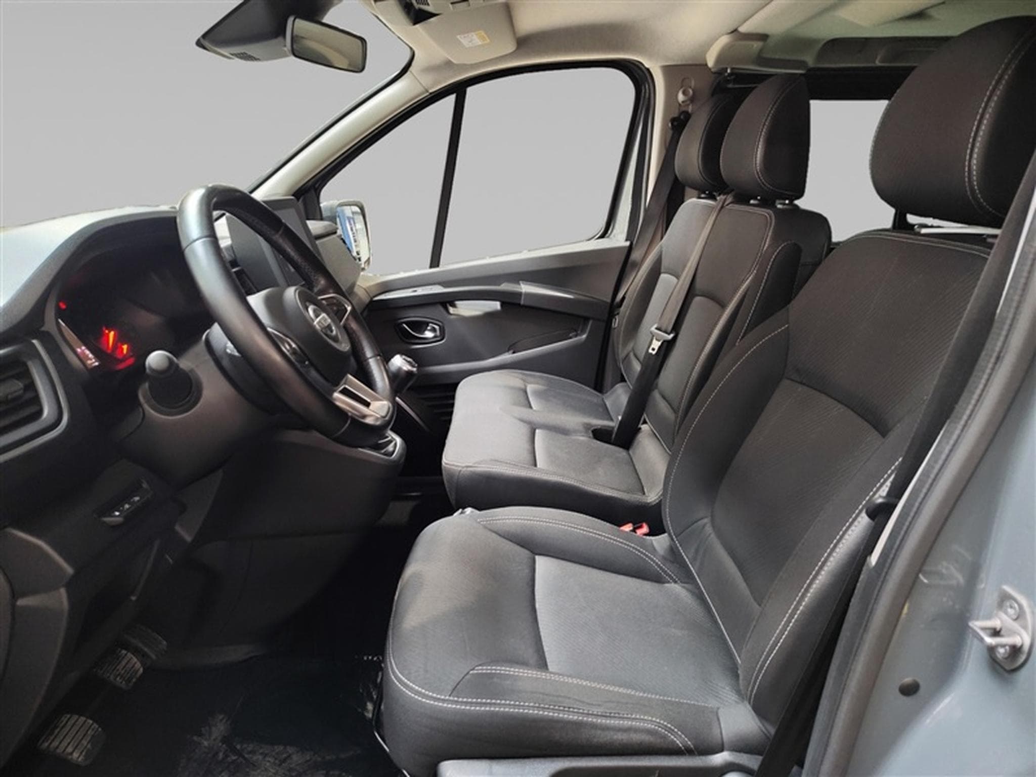 Nissan Primastar 2.0 dCi 30 L1H1 Tekna NV300 (2022) - Foto 7