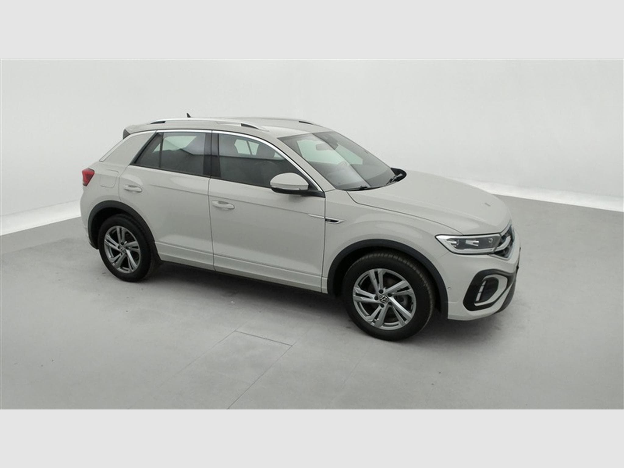 VW T-Roc 1.0 TSI 110cv R-Line CARPLAY / FULL LED / PDC AV+AR / JA 17" (2024) - Foto 23