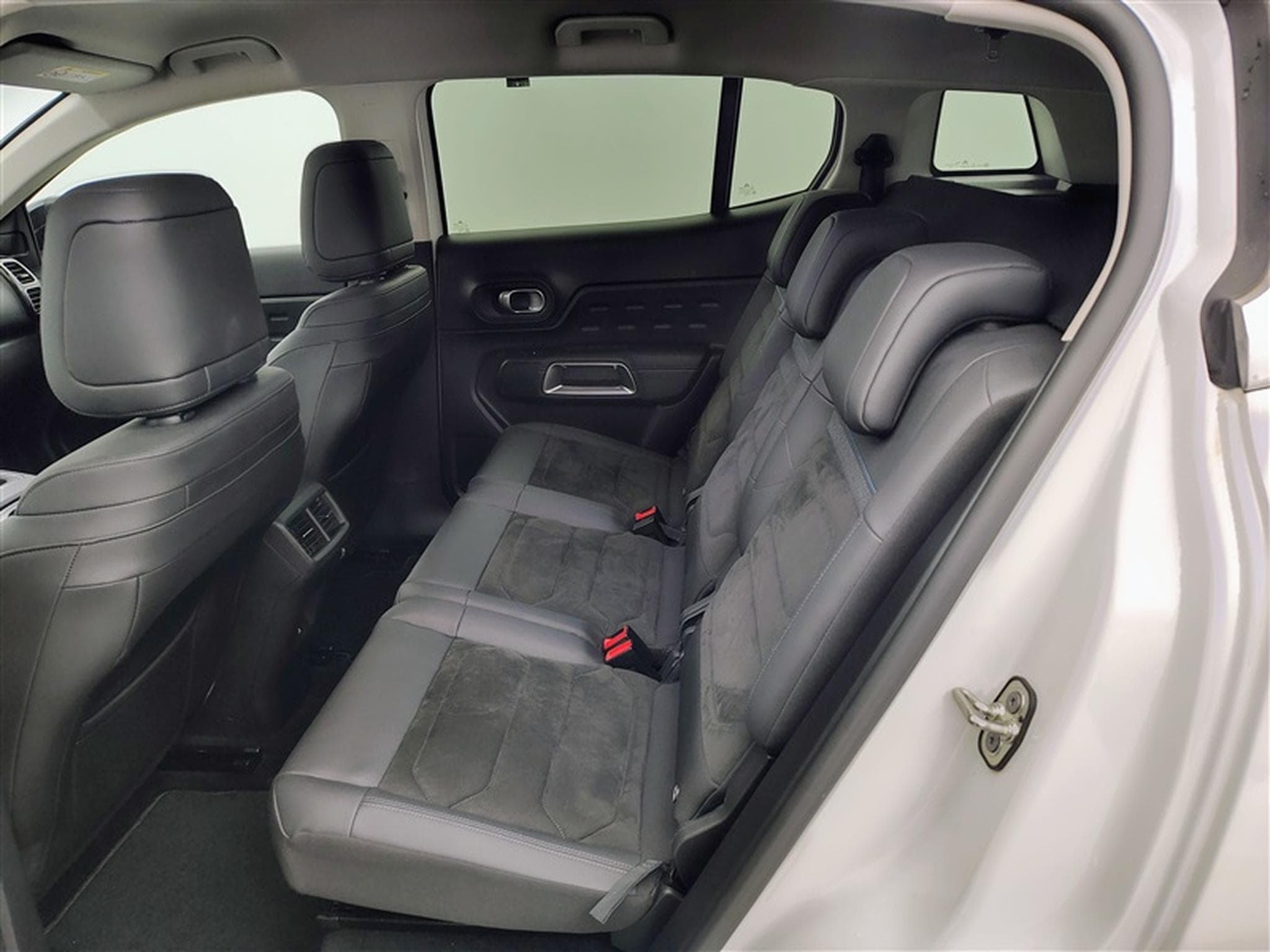 Citroen C5 Aircross 1.2 PureTech EAT8 C-Serie S-CUIR / CARPLAY / CAMERA (2023) - Foto 13