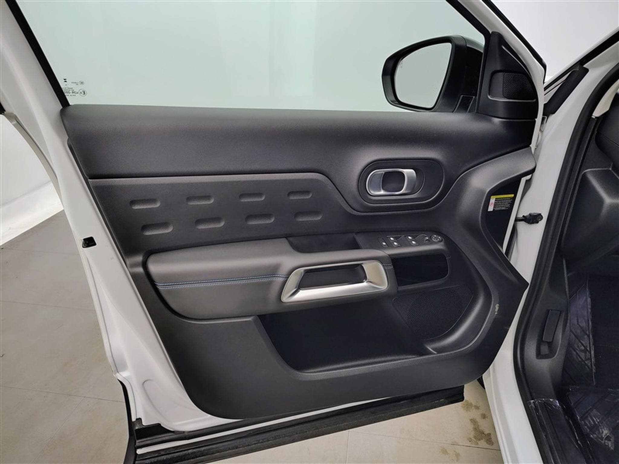 Citroen C5 Aircross 1.2 PureTech EAT8 C-Serie S-CUIR / CARPLAY / CAMERA (2023) - Foto 16