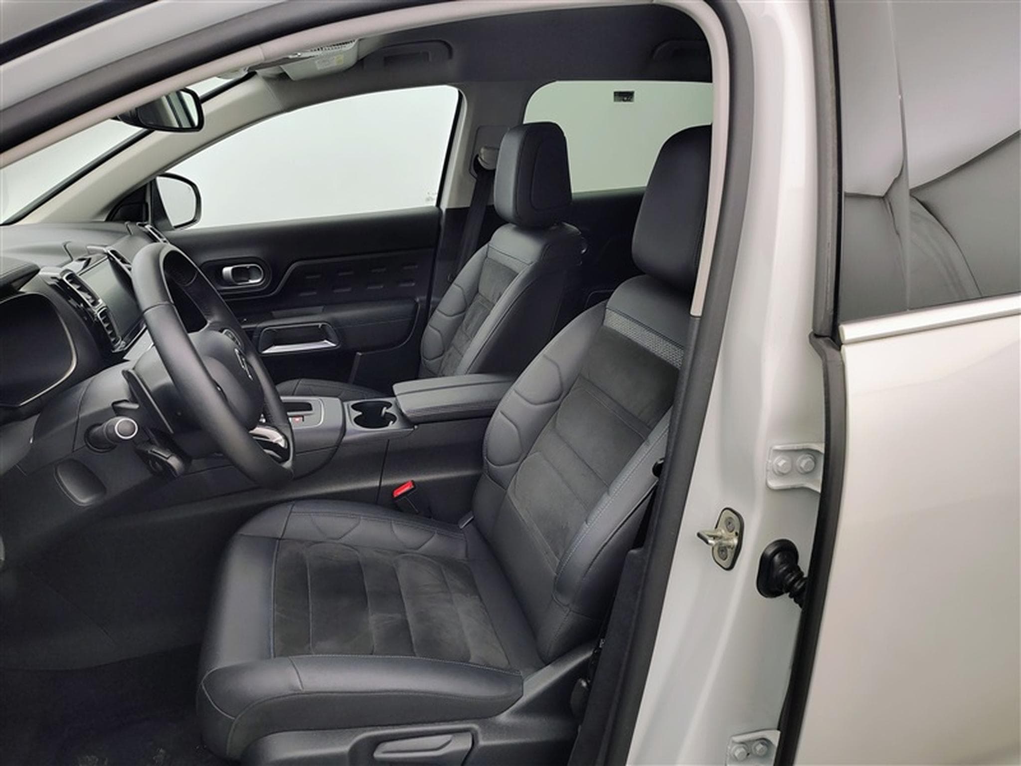 Citroen C5 Aircross 1.2 PureTech EAT8 C-Serie S-CUIR / CARPLAY / CAMERA (2023) - Foto 7