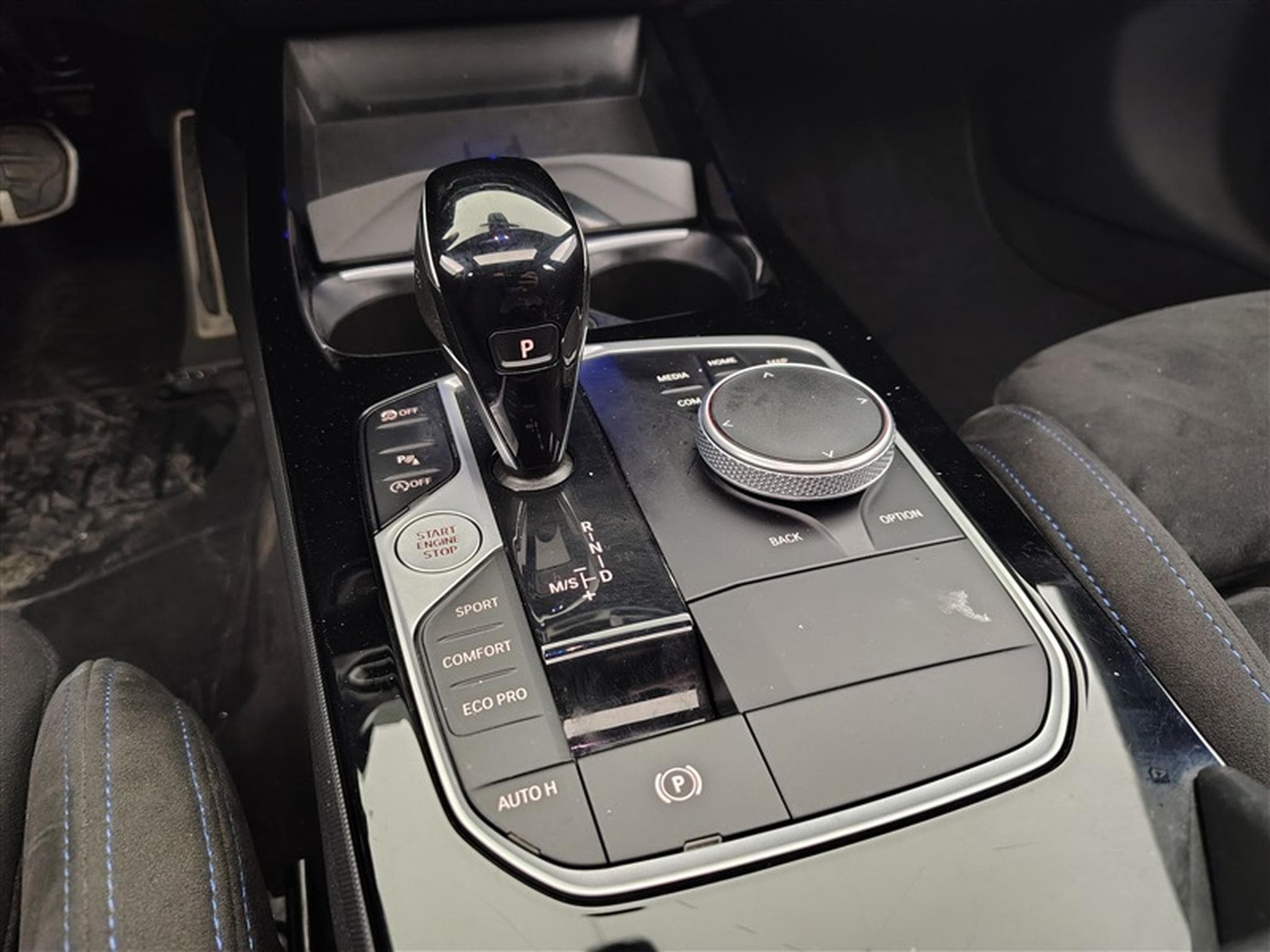 BMW 118 118iA Pack M NAVI / FULL LED / ALCANTARA / PANO (2024) - Foto 12