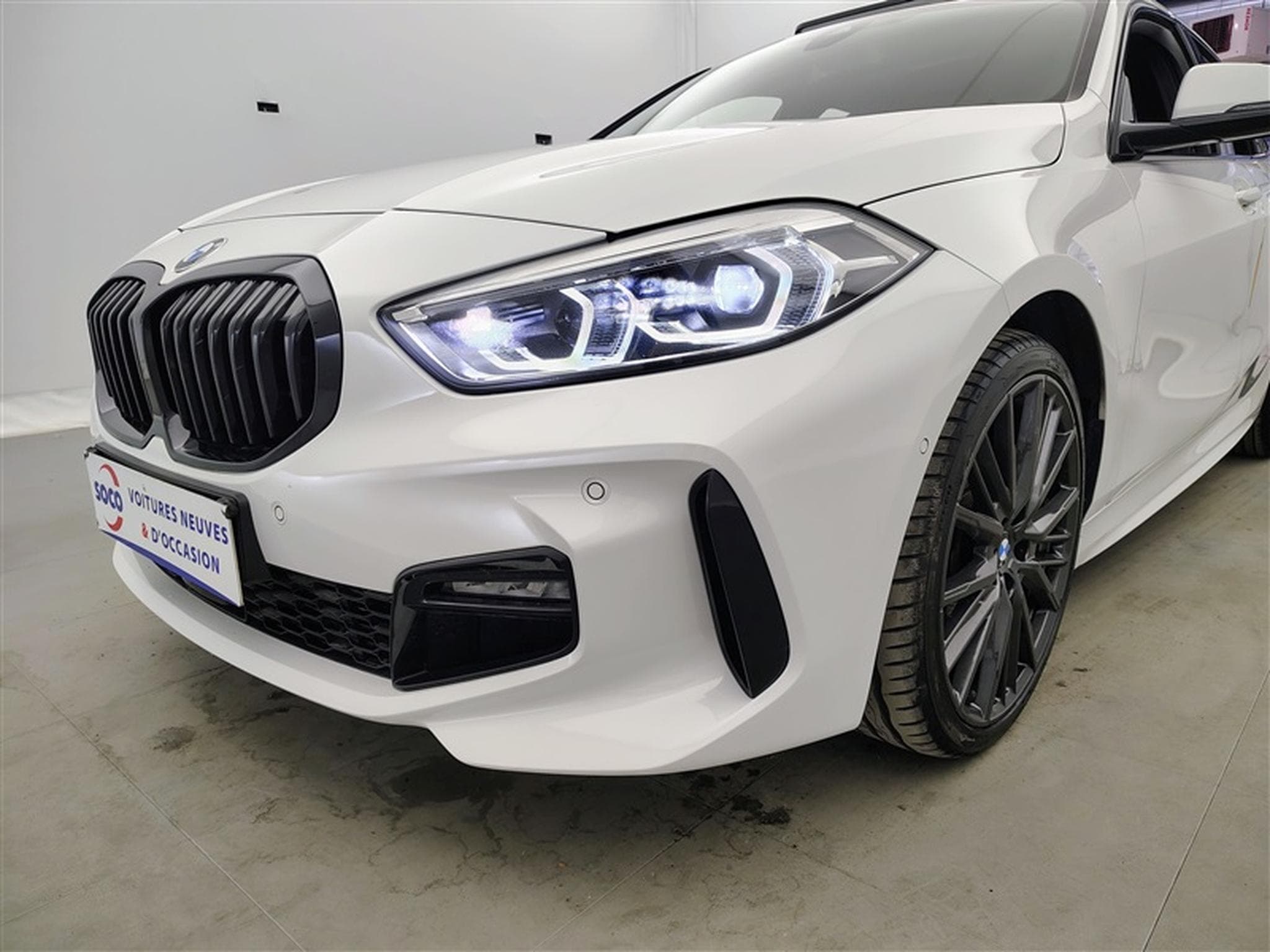 BMW 118 118iA Pack M NAVI / FULL LED / ALCANTARA / PANO (2024) - Foto 15
