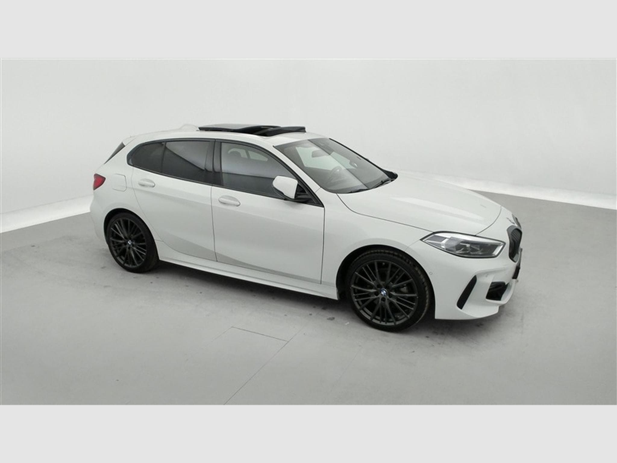 BMW 118 118iA Pack M NAVI / FULL LED / ALCANTARA / PANO (2024) - Foto 24