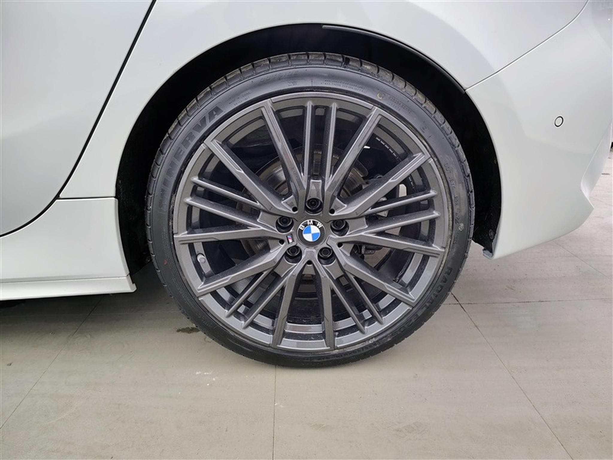 BMW 118 118iA Pack M NAVI / FULL LED / ALCANTARA / PANO (2024) - Foto 6