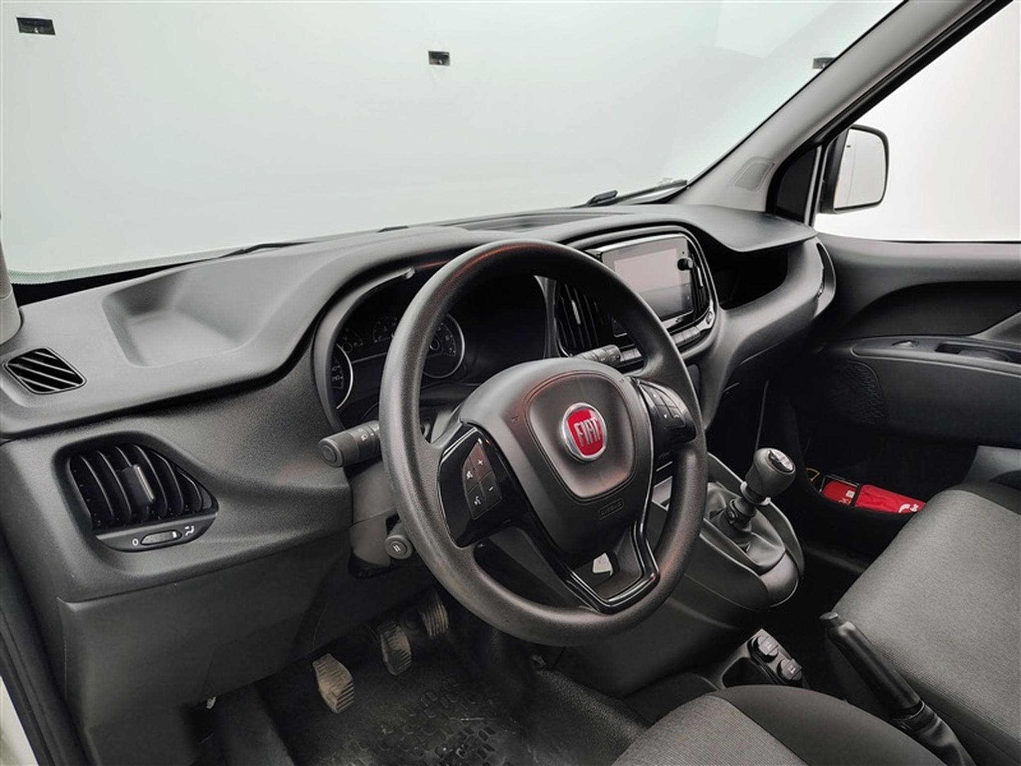 Fiat Doblo 1.6 MJET Cargo CLIM / CARPLAY (2022) - Foto 7