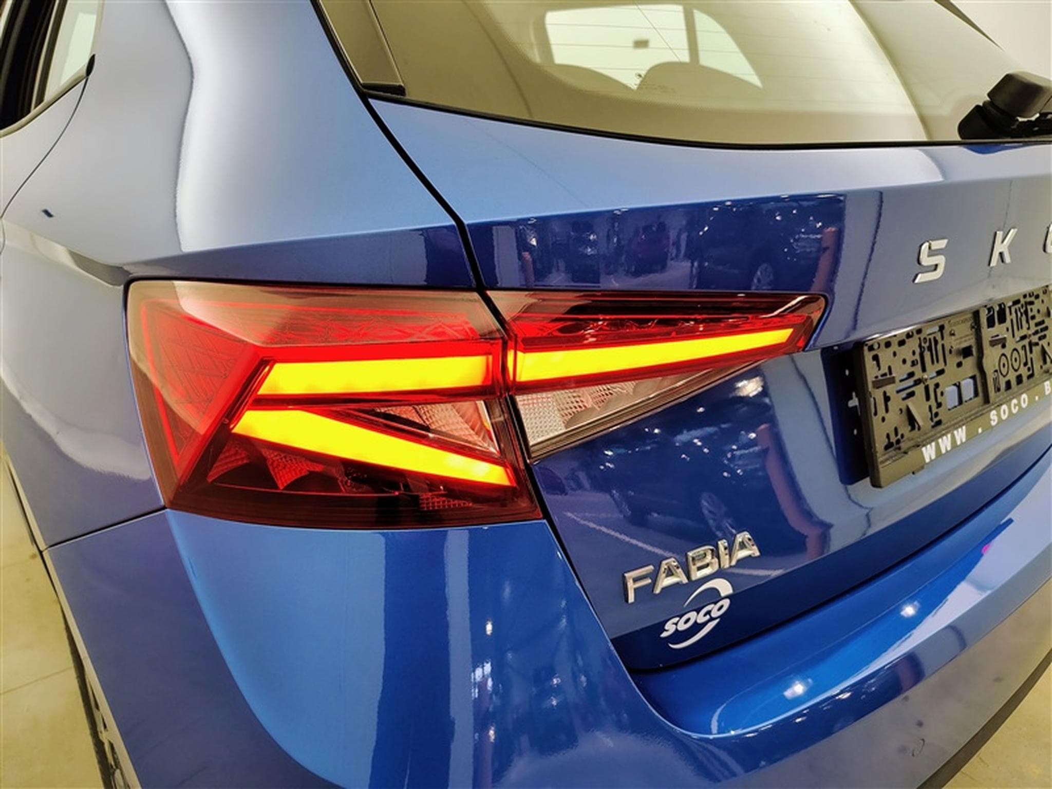 Skoda Fabia 1.0 TSI 95Cv Young Edition CARPLAY / CAMERA / FULL LED / ALU (2025) - Photo 16