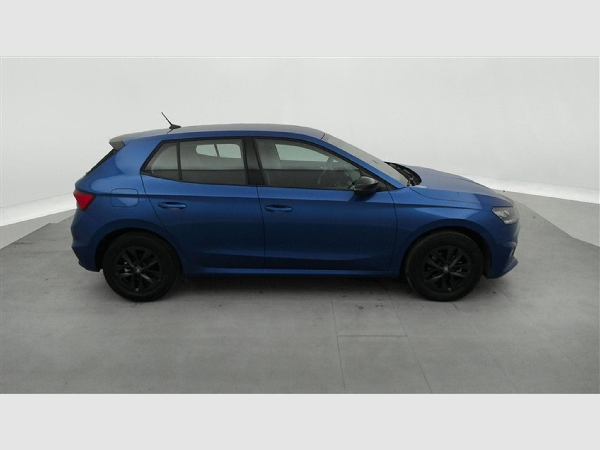 Skoda Fabia 1.0 TSI 95Cv Young Edition CARPLAY / CAMERA / FULL LED / ALU (2025) - Photo 24