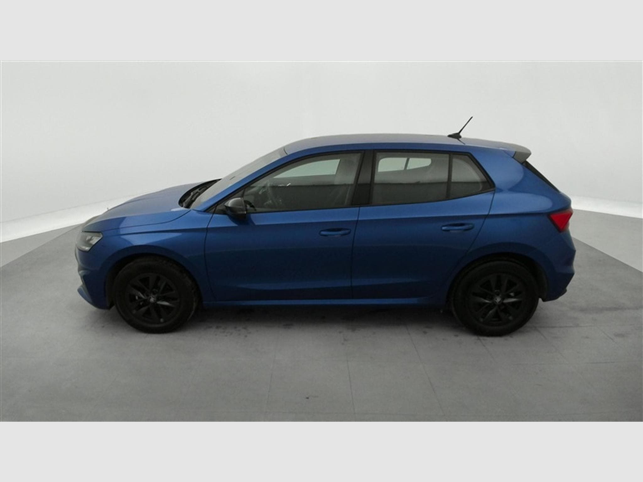 Skoda Fabia 1.0 TSI 95Cv Young Edition CARPLAY / CAMERA / FULL LED / ALU (2025) - Photo 3