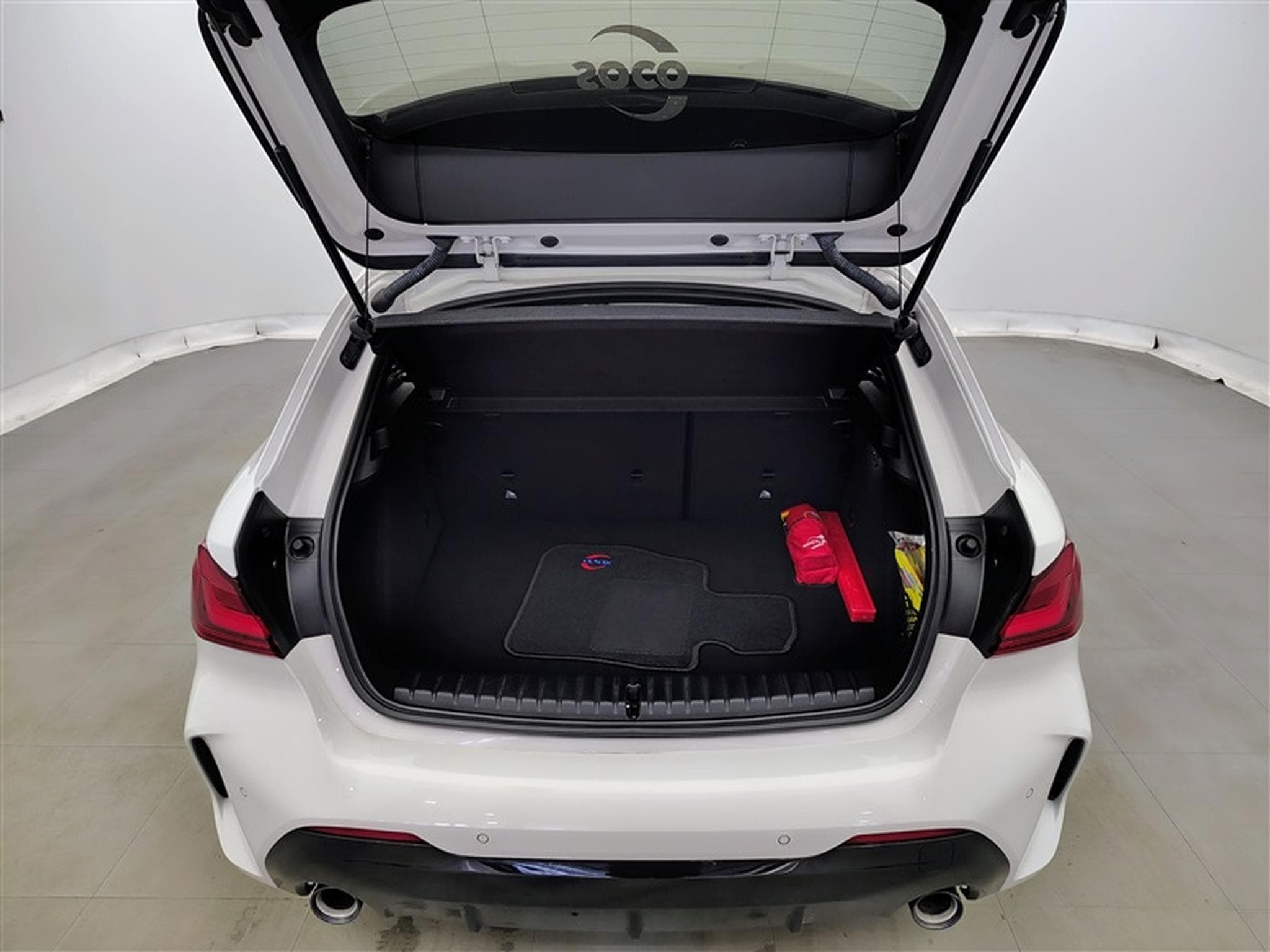 BMW 118 118 d Pack M NAVI / FULL LED / CUIR PARTIEL / CAMERA / JA 18 (2022) - Foto 14