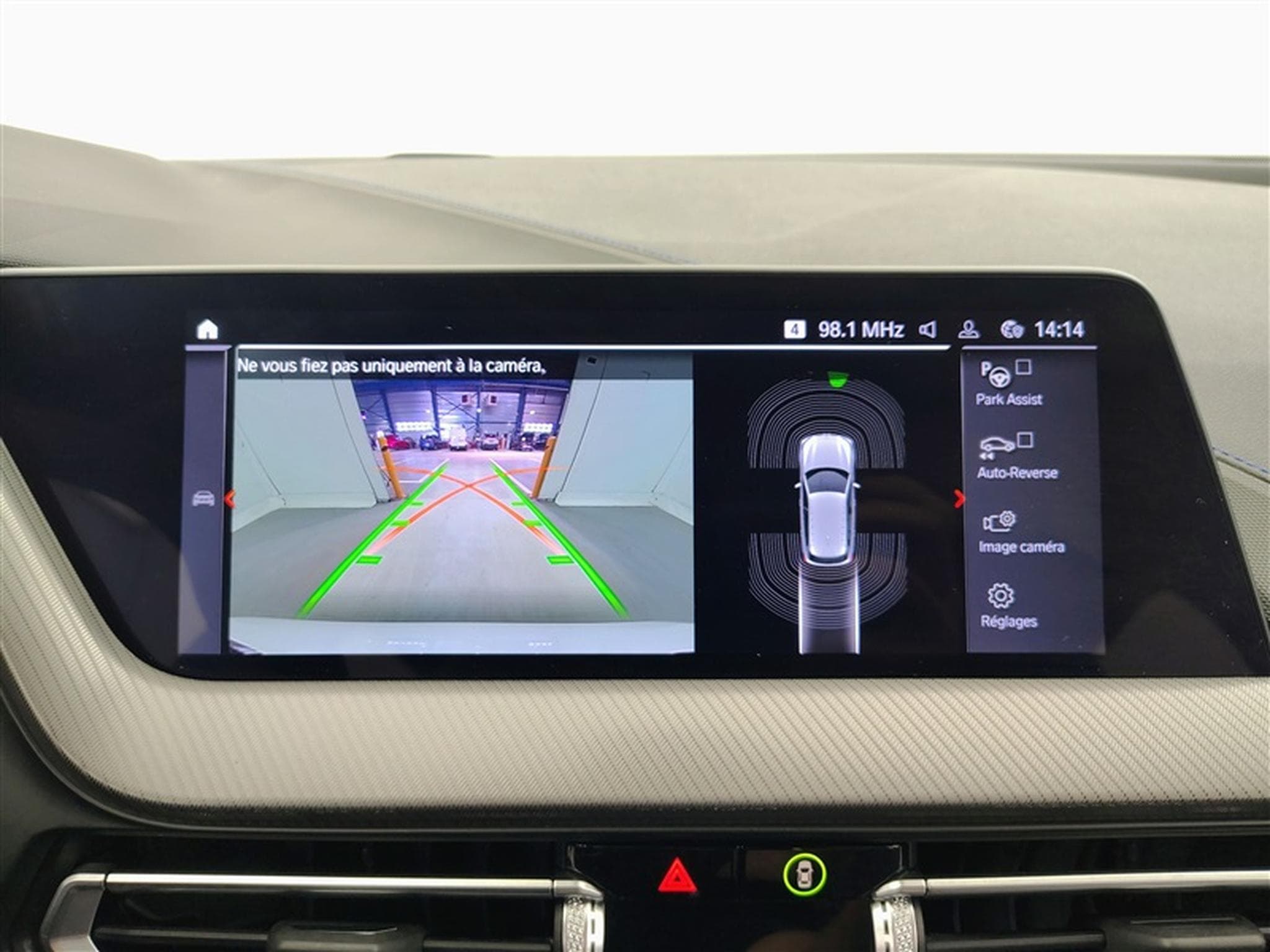 BMW 118 118 d Pack M NAVI / FULL LED / CUIR PARTIEL / CAMERA / JA 18 (2022) - Foto 18