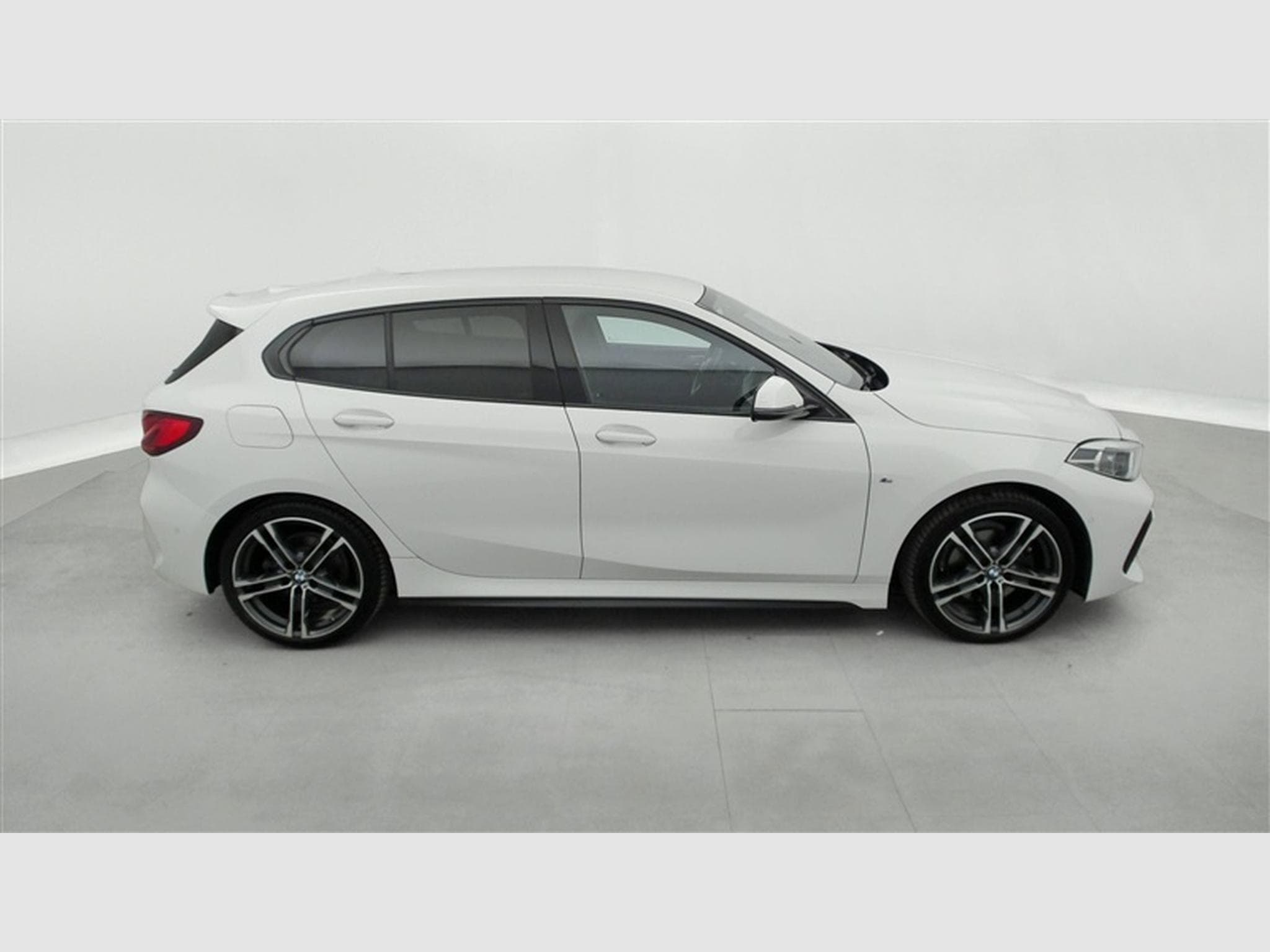 BMW 118 118 d Pack M NAVI / FULL LED / CUIR PARTIEL / CAMERA / JA 18 (2022) - Foto 24