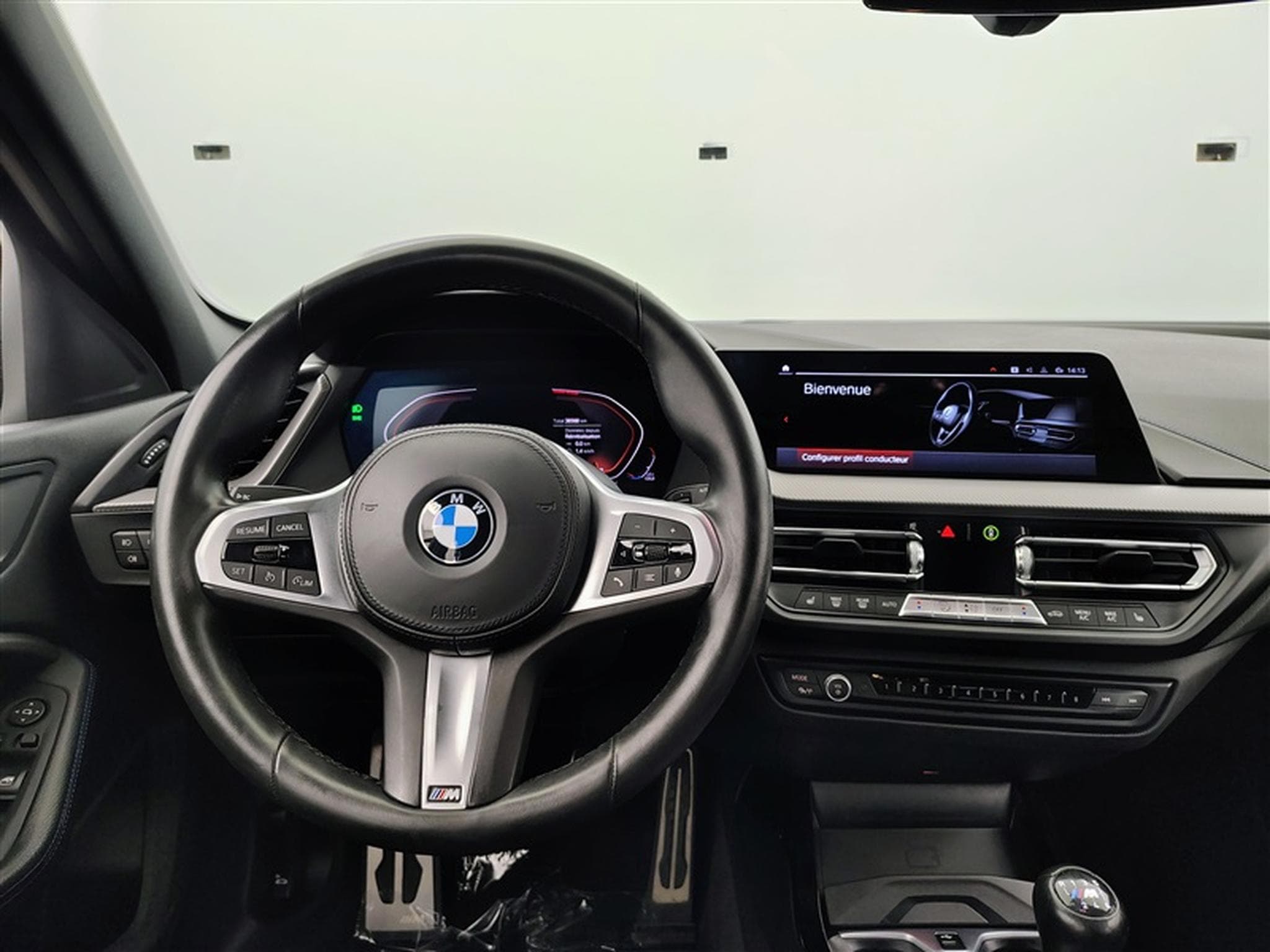 BMW 118 118 d Pack M NAVI / FULL LED / CUIR PARTIEL / CAMERA / JA 18 (2022) - Foto 9