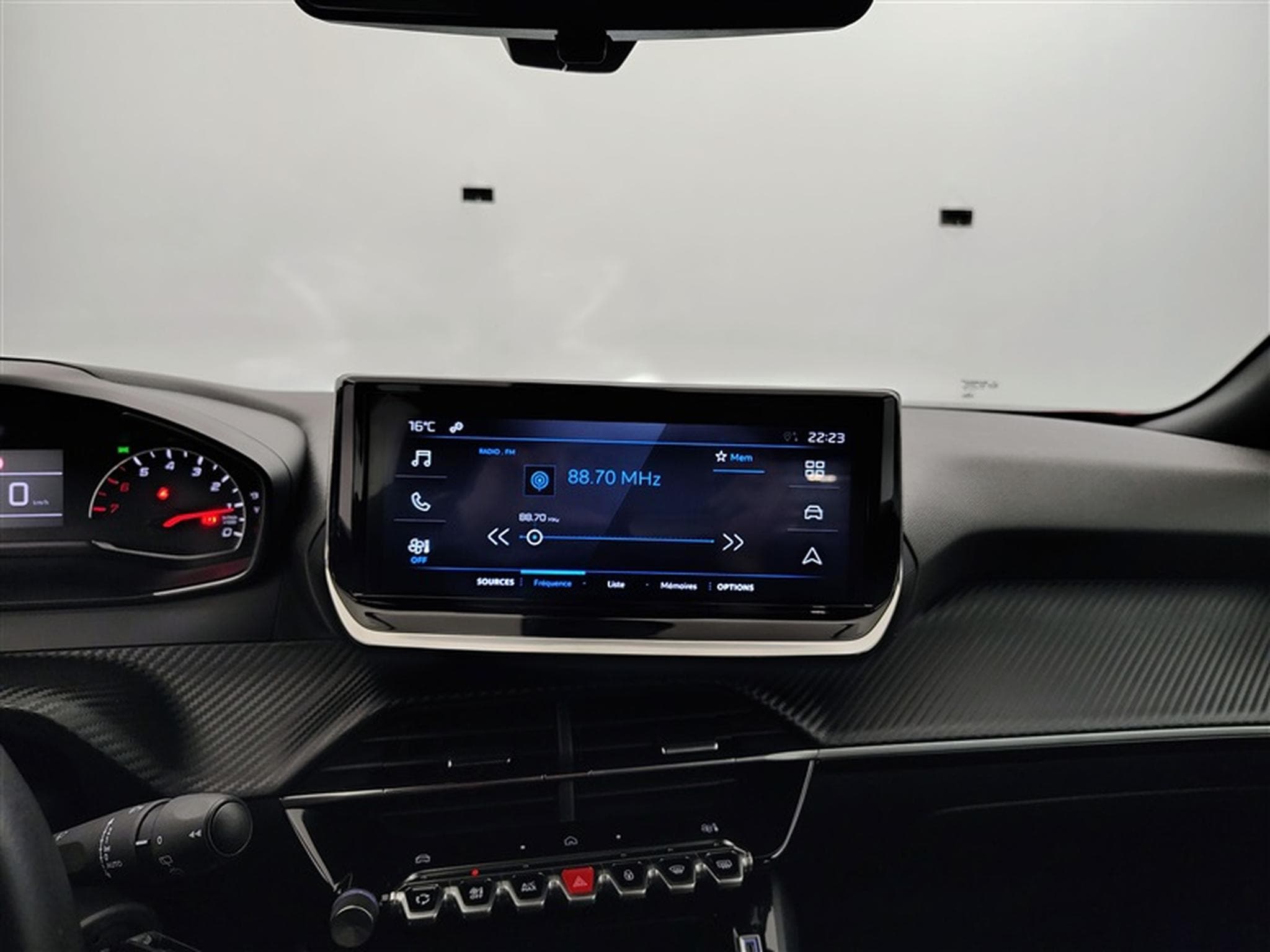 Peugeot 2008 1.2 PureTech 100Cv Active CARPLAY (2023) - Photo 11