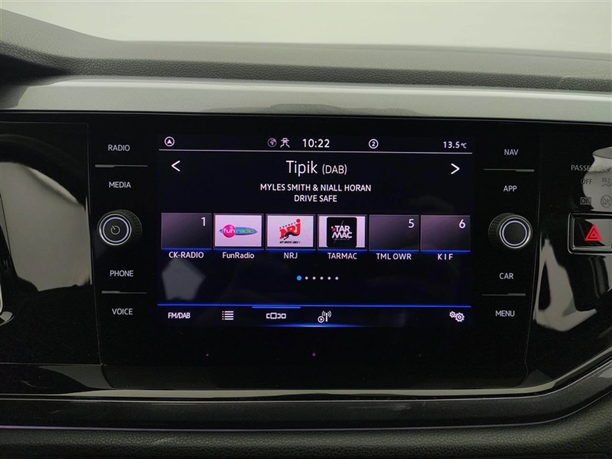 VW Taigo 1.0 TSI 110cv DSG Style CARPLAY / FULL LED / KEYLESS / JA 17 (2022) - Photo 11