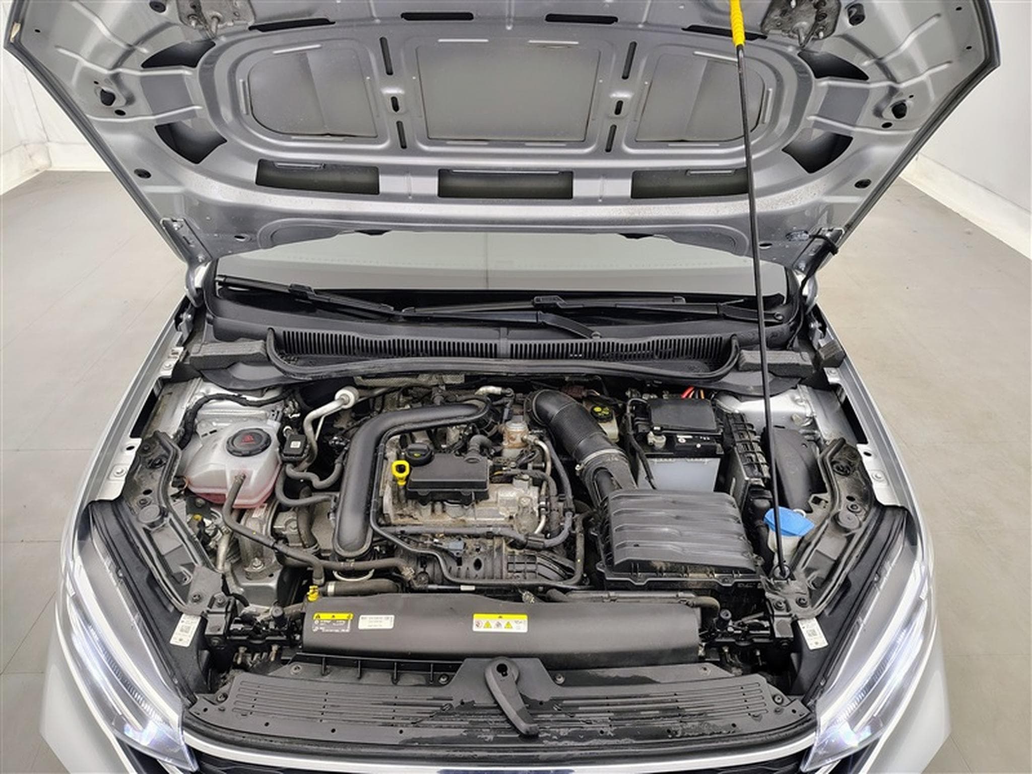 VW Taigo 1.0 TSI 110cv DSG Style CARPLAY / FULL LED / KEYLESS / JA 17 (2022) - Photo 19