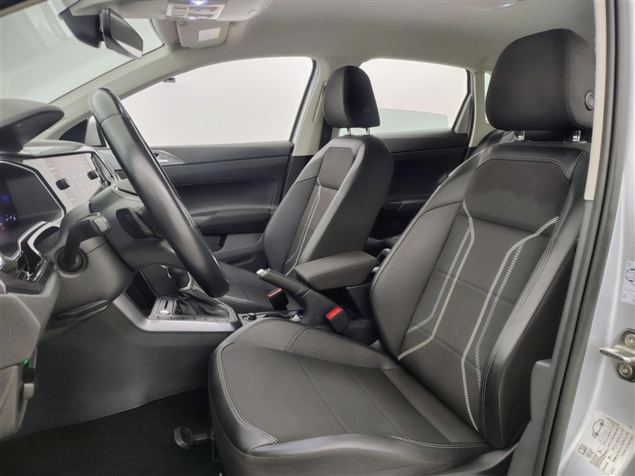 VW Taigo 1.0 TSI 110cv DSG Style CARPLAY / FULL LED / KEYLESS / JA 17 (2022) - Photo 7