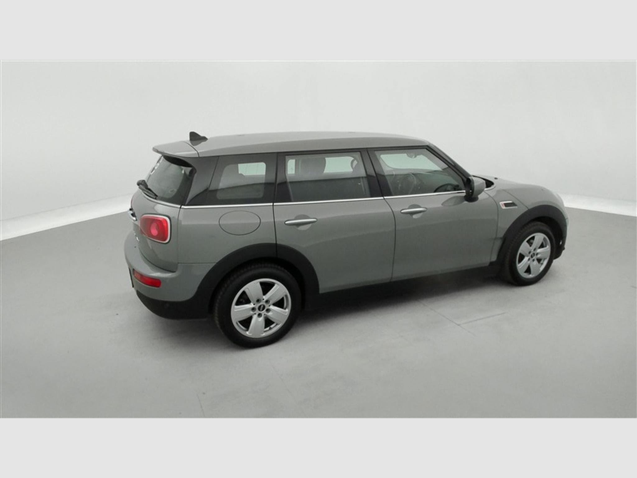 MINI One Mini Clubman 1.5 D One AUT. NAVI / PDC AV-AR / CLIM (2021) - Photo 24